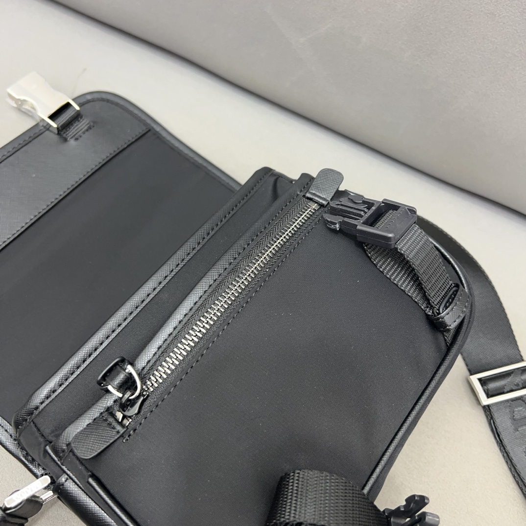 【PRADA】 メンズショルダーバッグ 3点セット お得