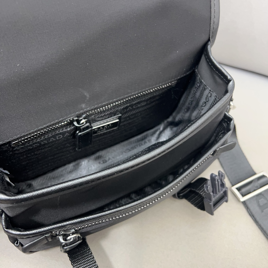 【PRADA】 メンズショルダーバッグ 3点セット お得