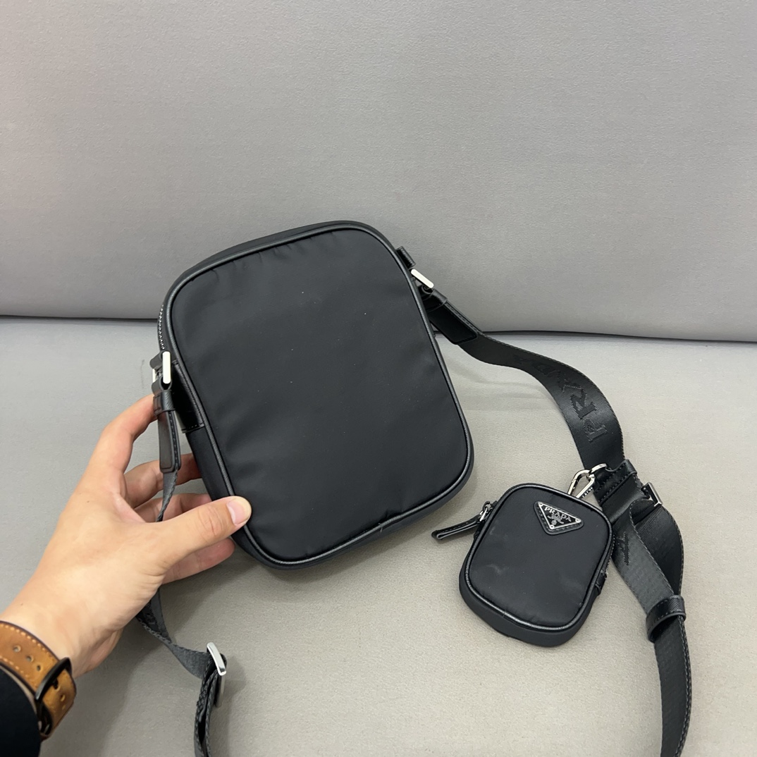 【PRADA】 メンズ カメラバッグ ショルダーバッグ 3点セット お得