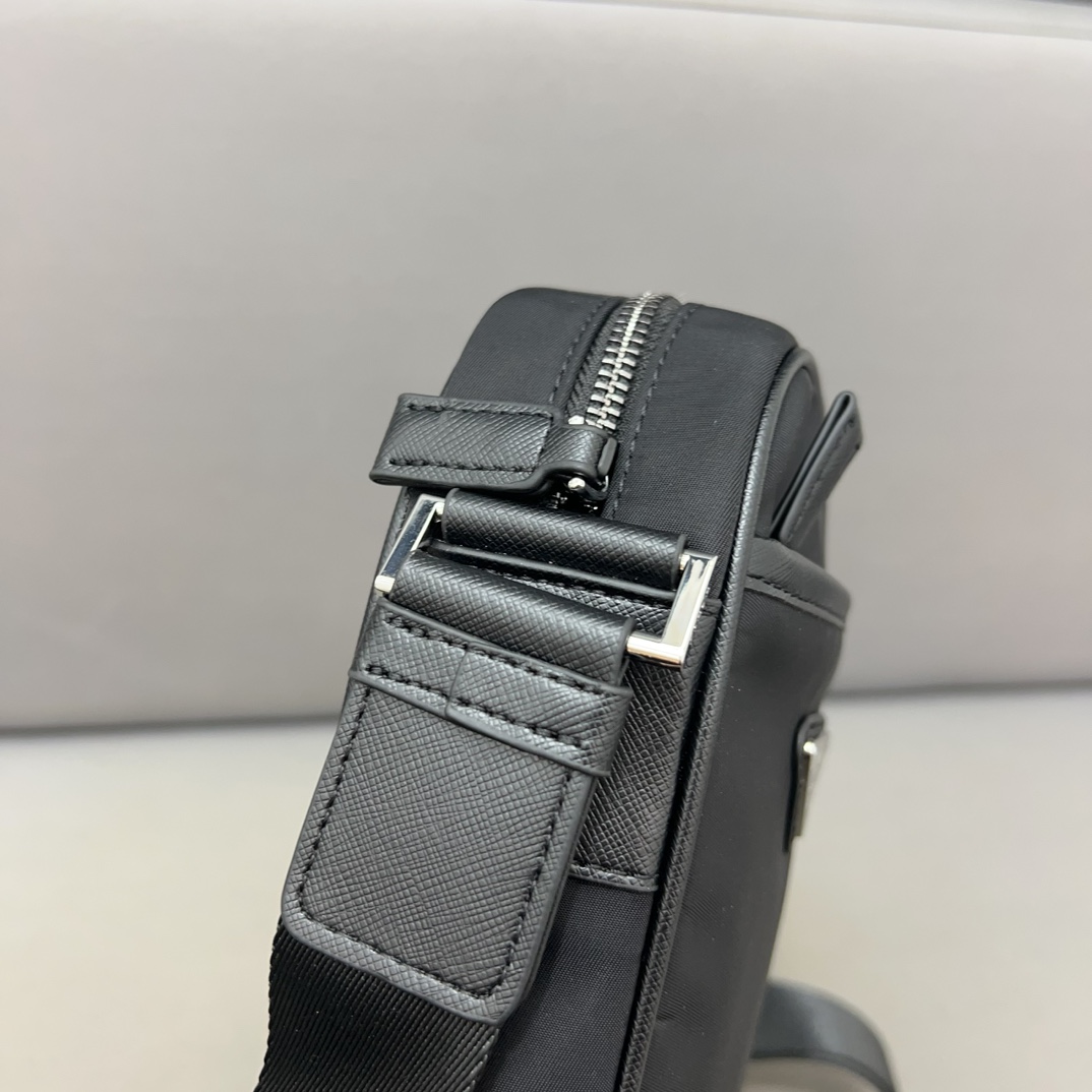 【PRADA】 メンズ カメラバッグ ショルダーバッグ 3点セット お得