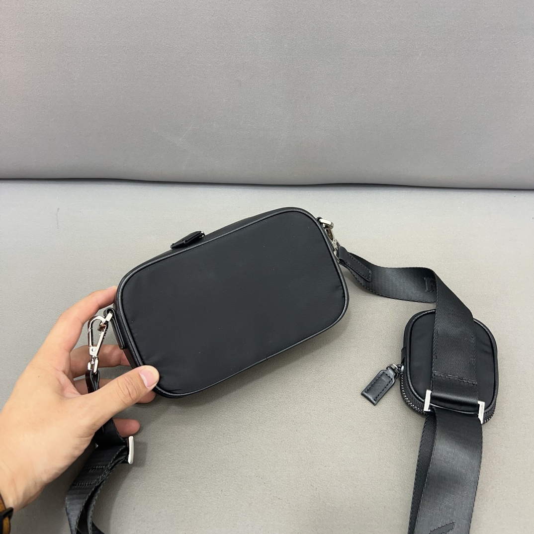 【PRADA】 3点セット メンズ カメラバッグ ショルダーバッグ お得