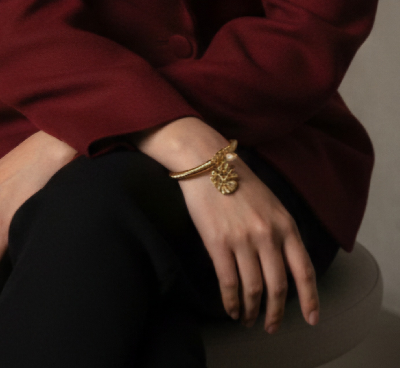 KEMBOJA WITH PEARL BANGLE GOLD