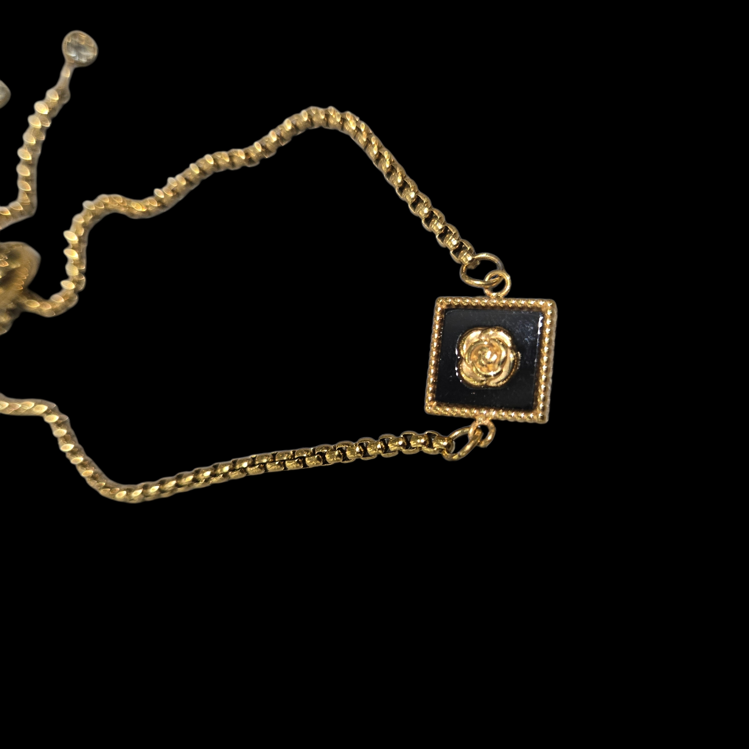 ROSE BLACK ENAMEL BRACELET GOLD