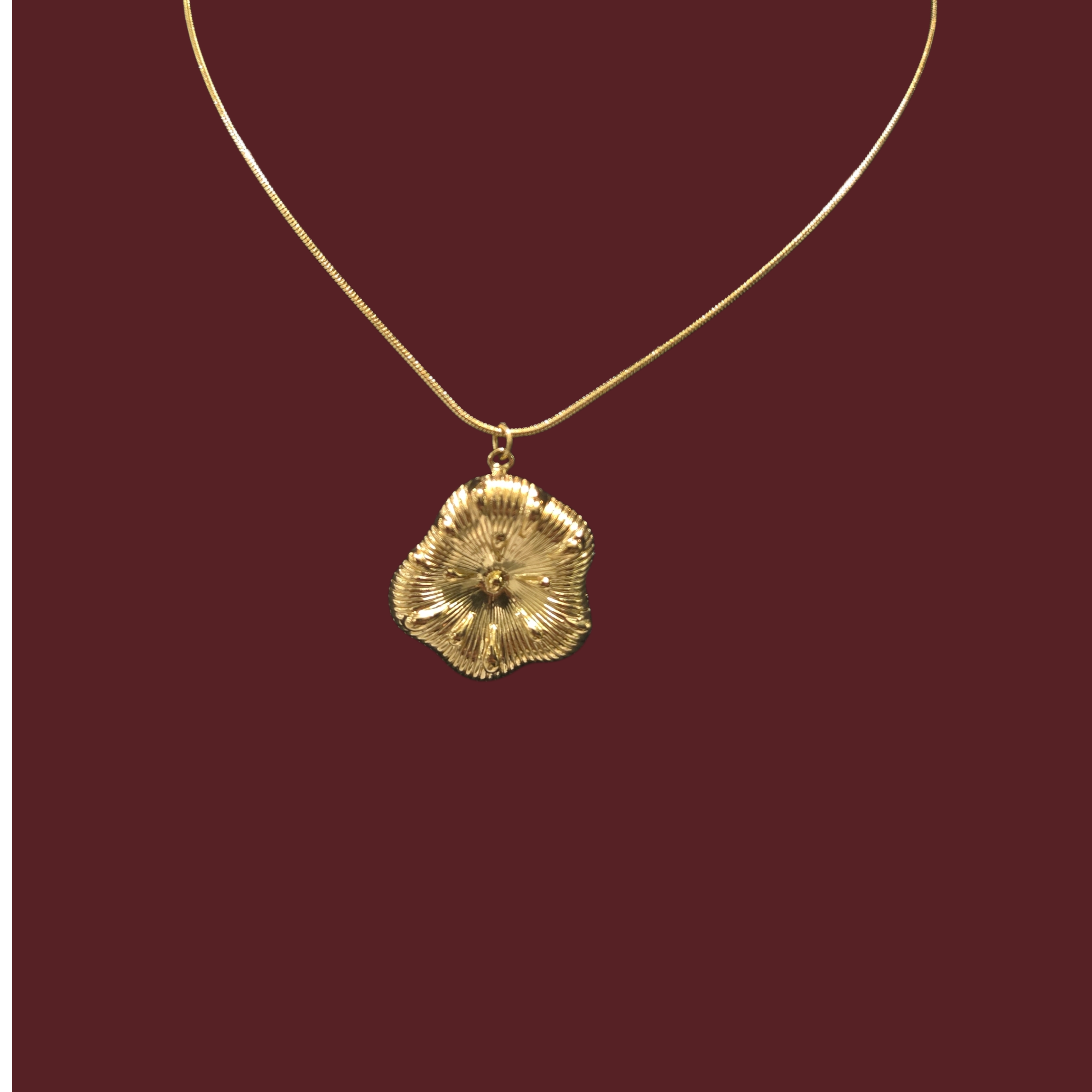 TERATAI NECKLACE WITH ROSE QUARTZ GOLD