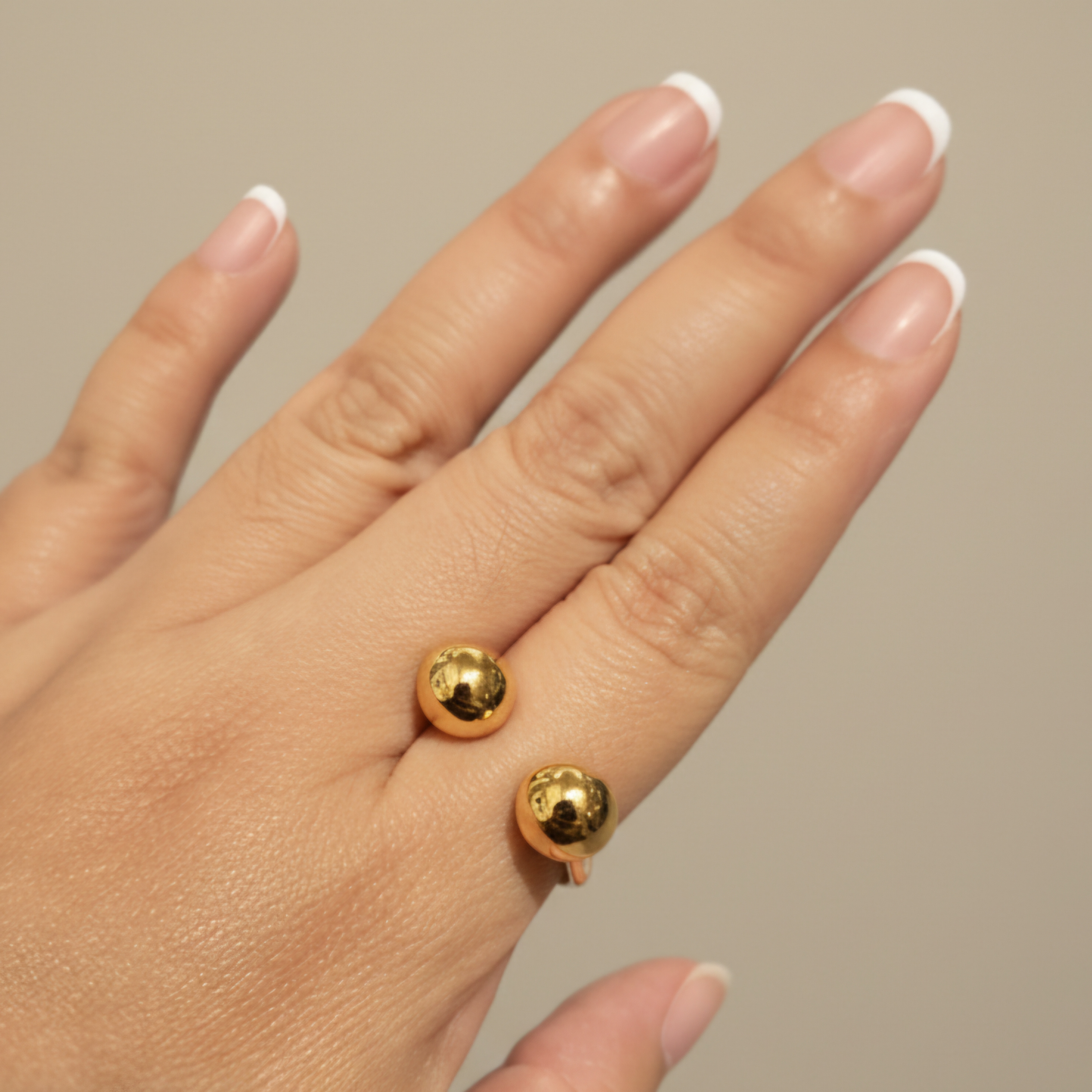 ADJUSTABLE OPEN BALL RING GOLD