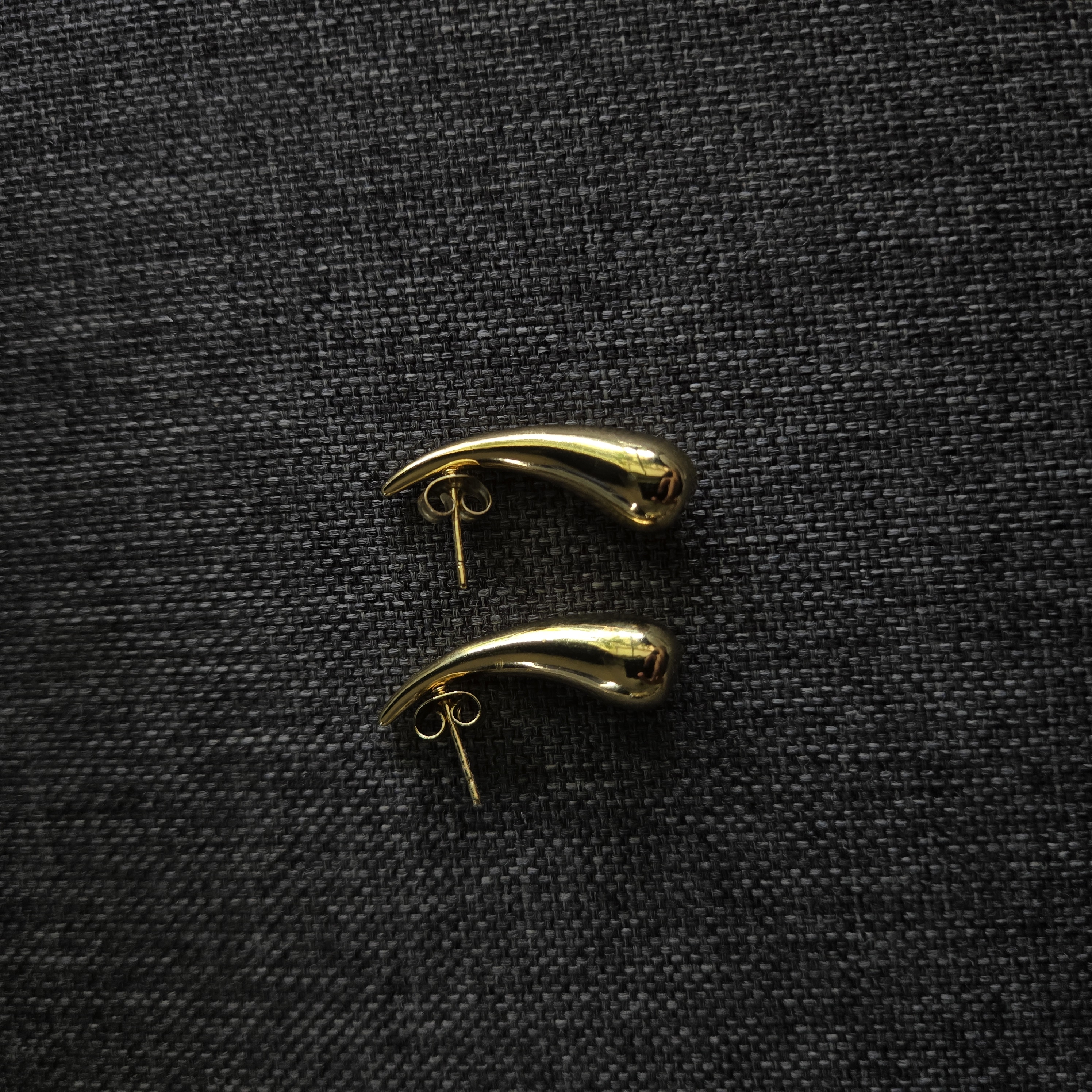 TEARDROP STUD GOLD