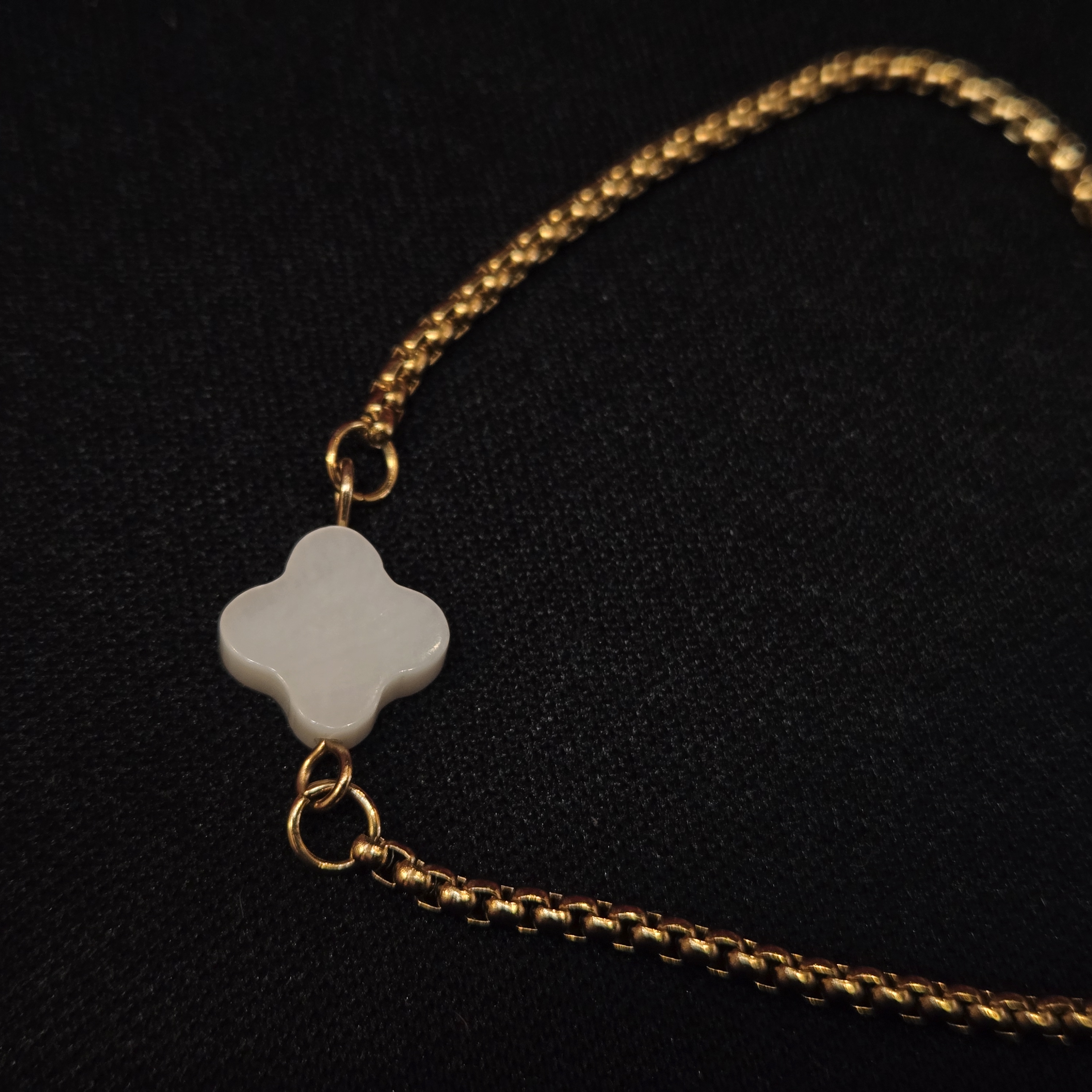 CLOVER SHELL PEARL BRACELET GOLD