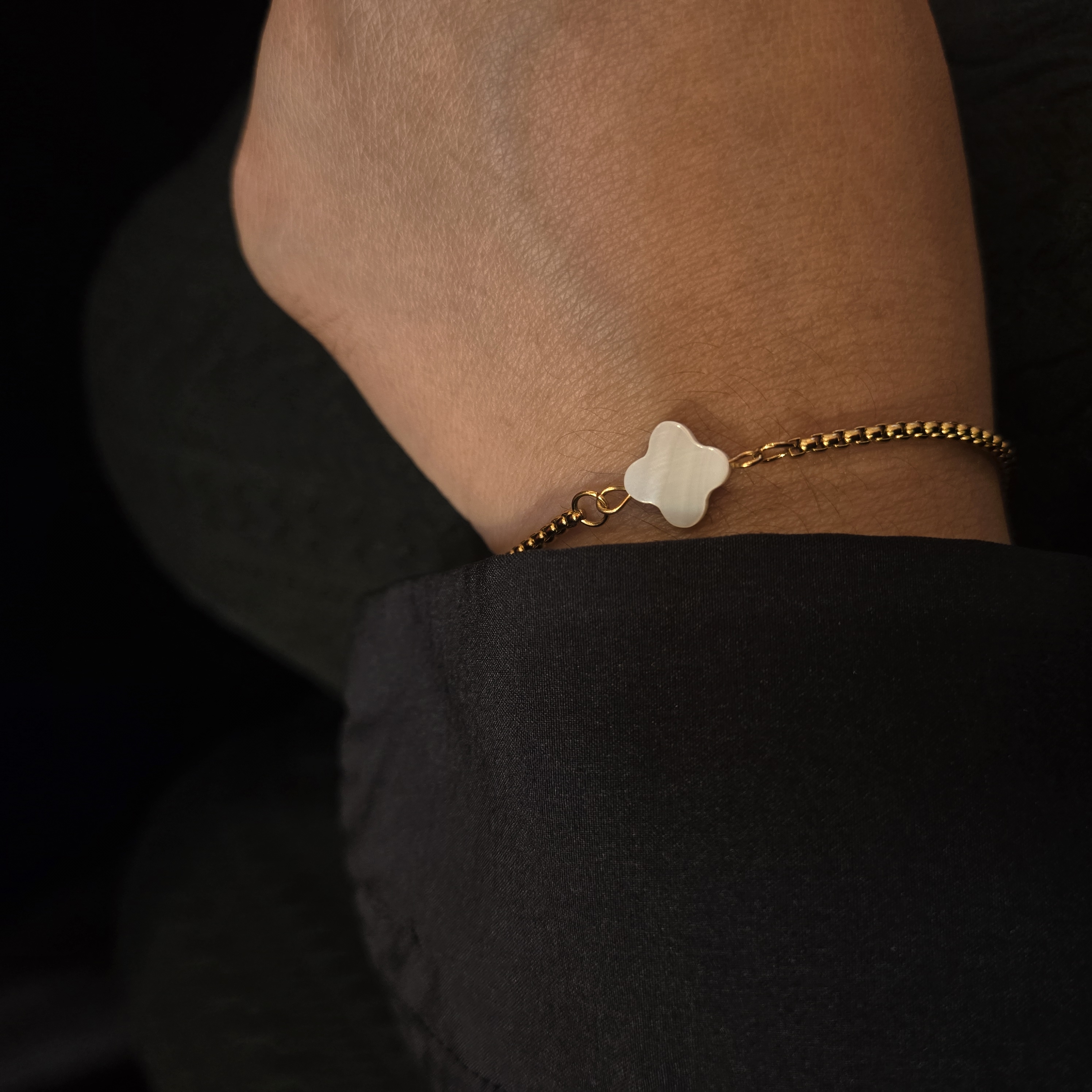 CLOVER SHELL PEARL BRACELET GOLD