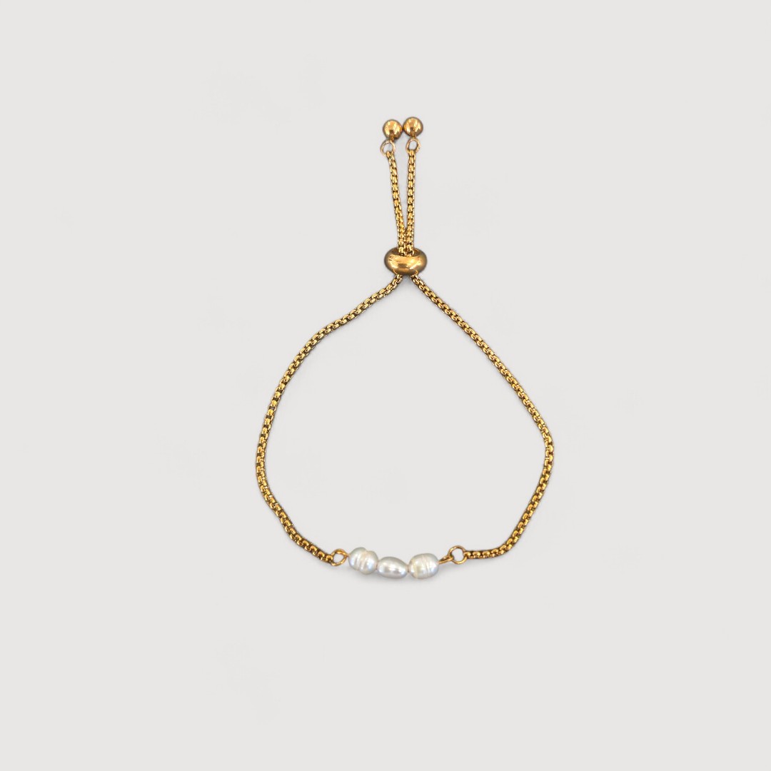 DAINTY TRIPLE PEARL BRACELET GOLD