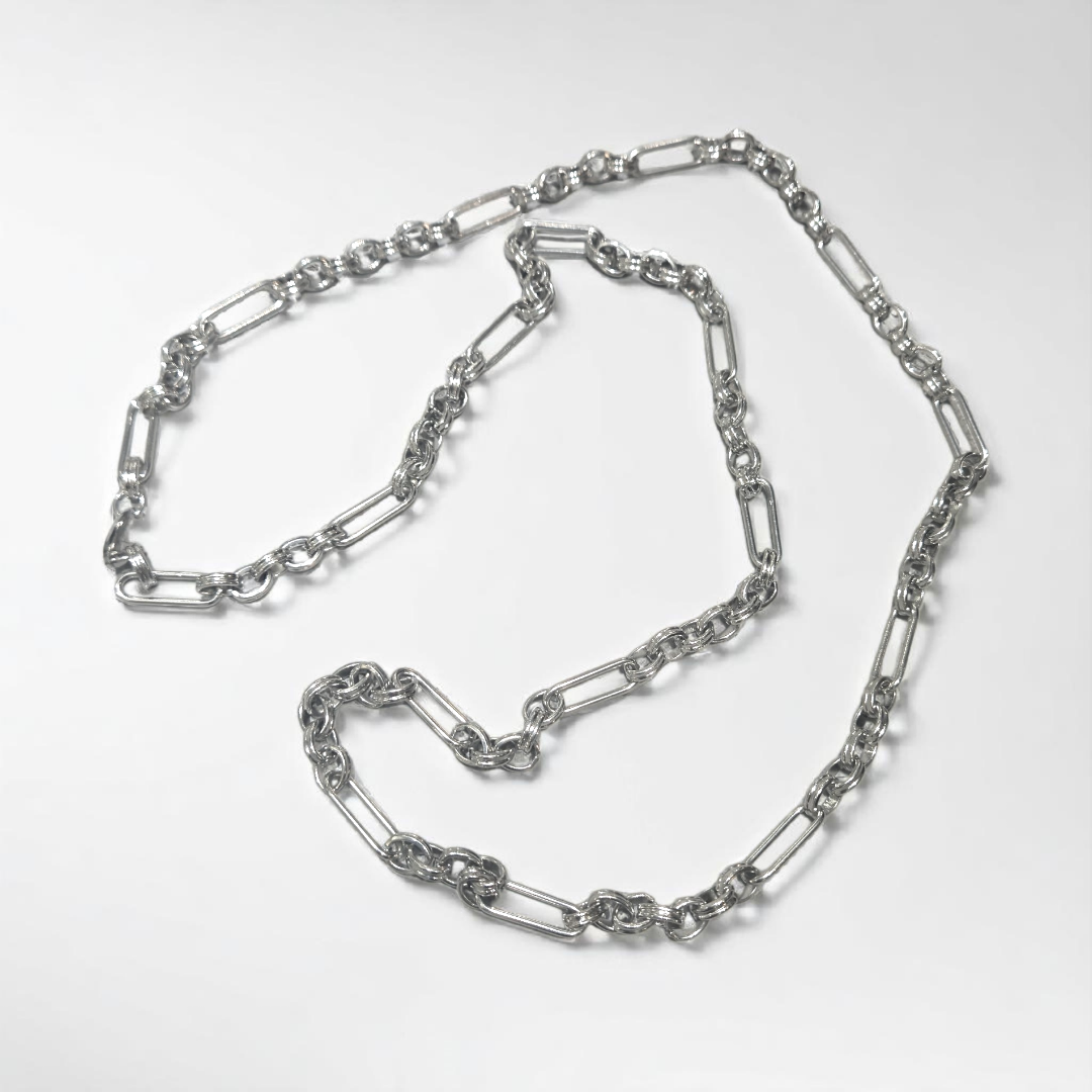 PAPERCLIP TEXTURED LONG NECKLACE SILVER