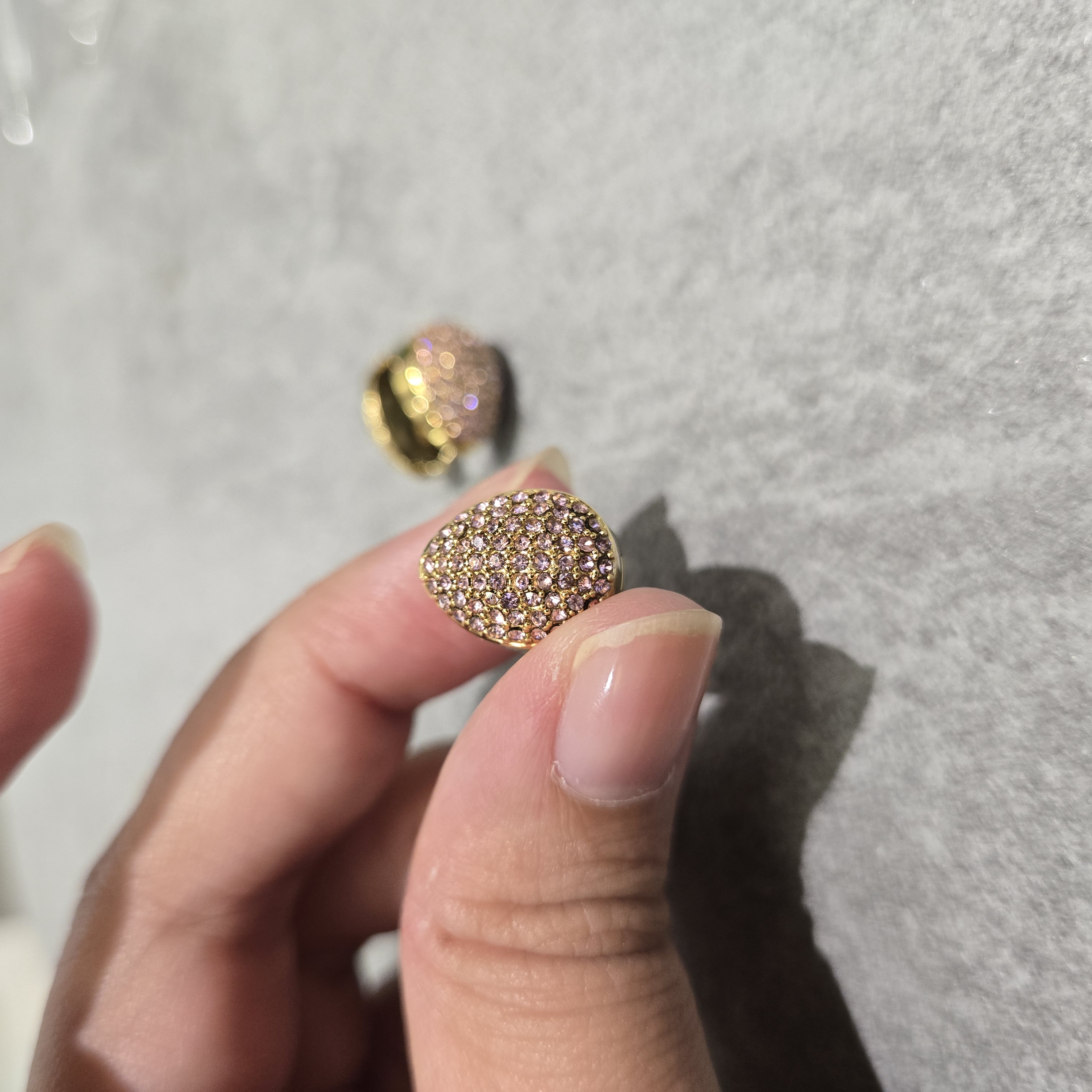 PAVE ZIRCON STUD TEARDROP PINK