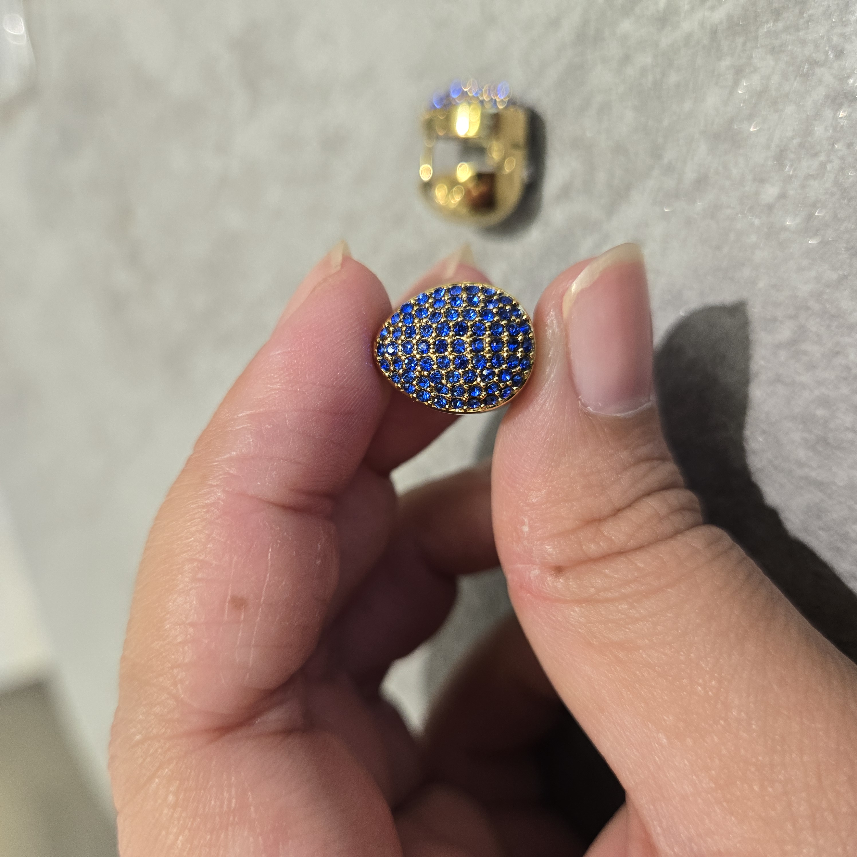 PAVE ZIRCON STUD TEARDROP BLUE