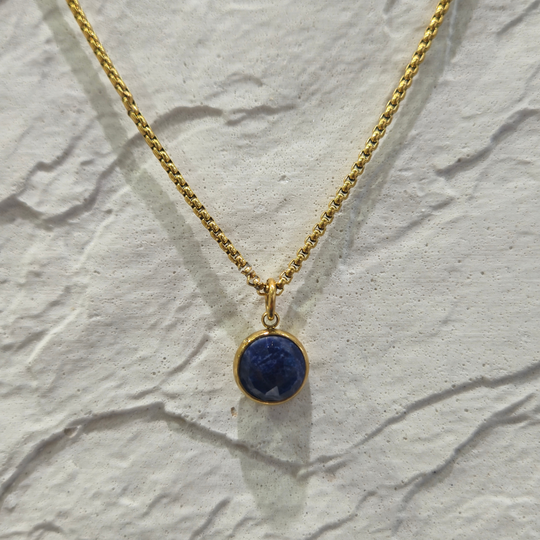 PESONA SODALITE NECKLACE GOLD