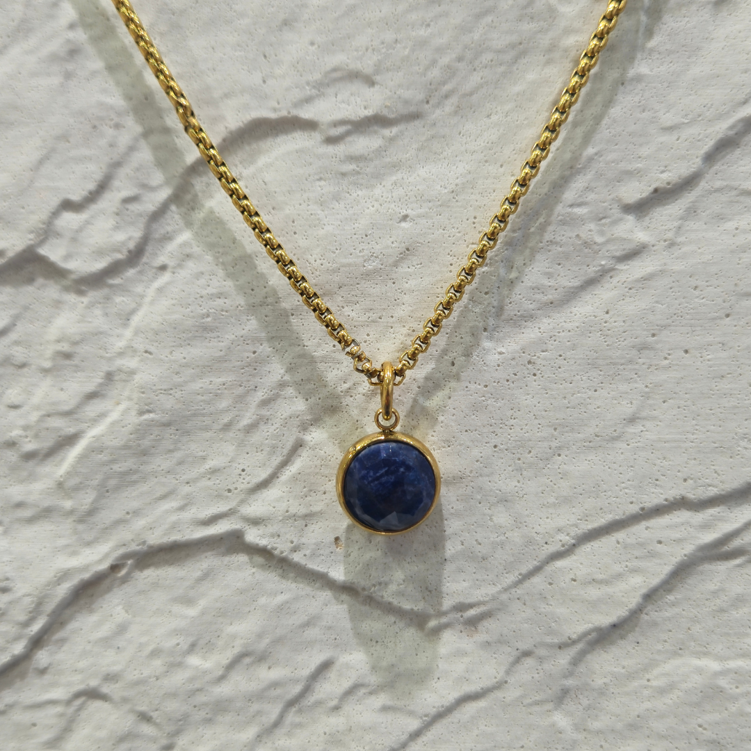 PESONA SODALITE NECKLACE GOLD