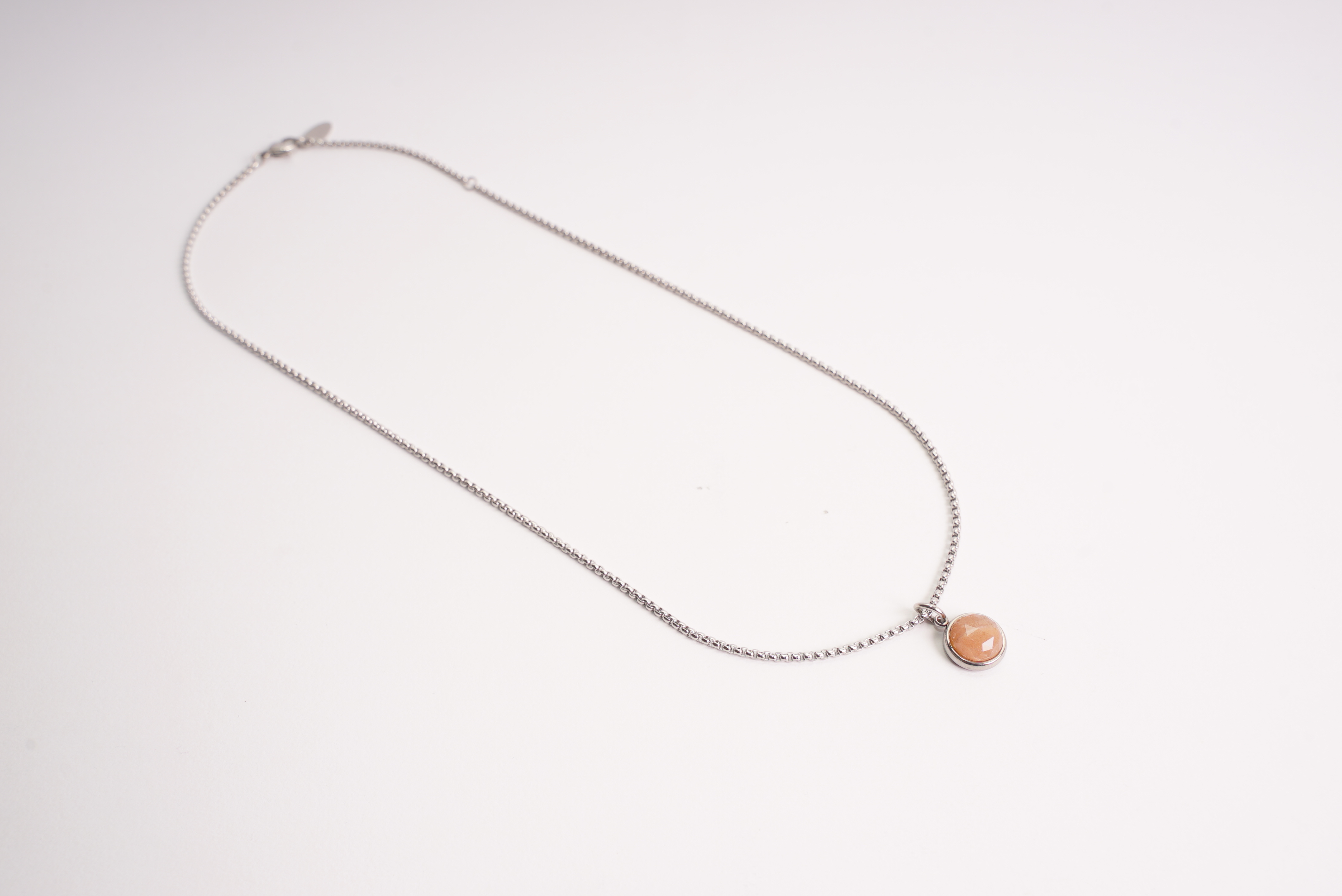 PESONA SUNSTONE NECKLACE SILVER