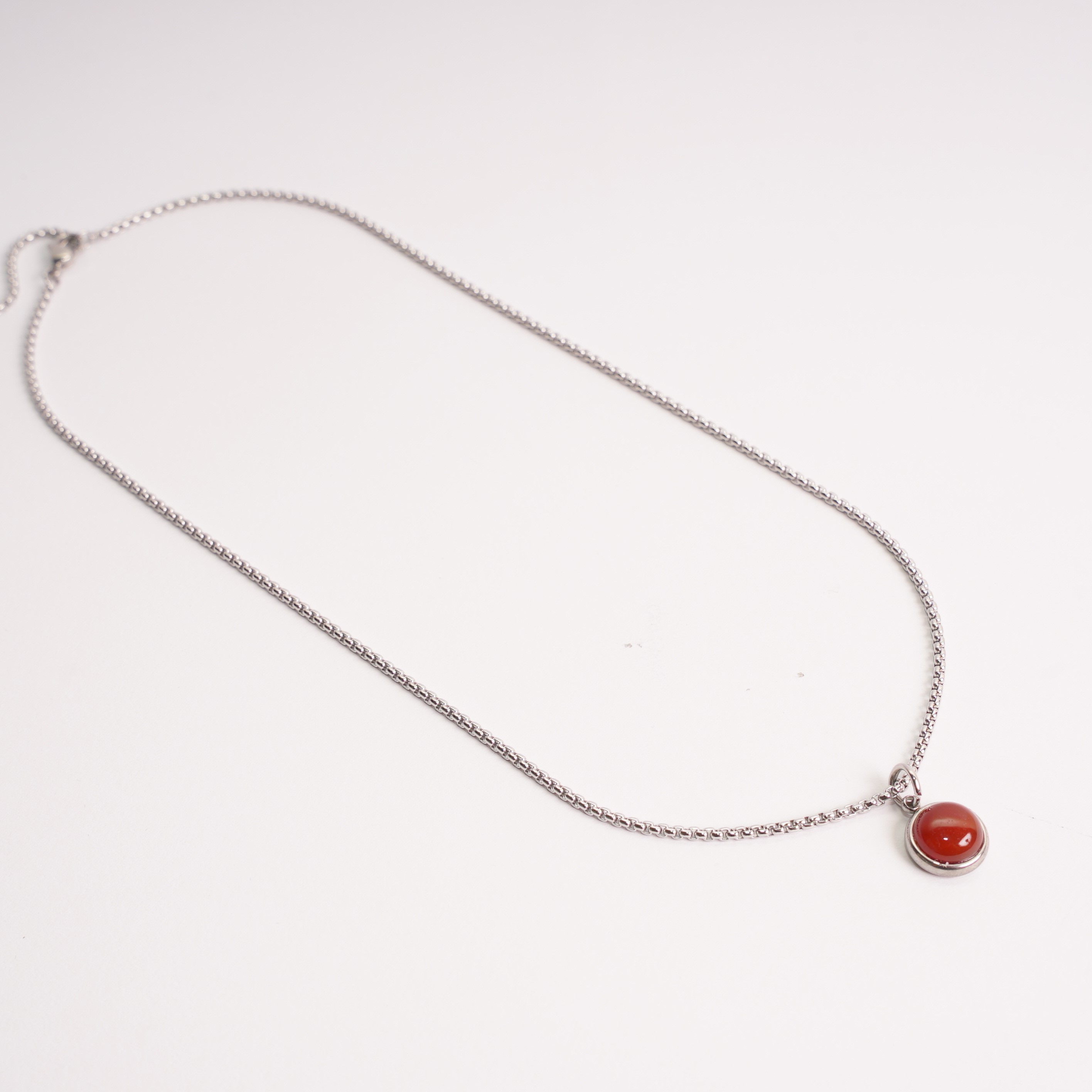 PESONA CARNELIAN NECKLACE SILVER