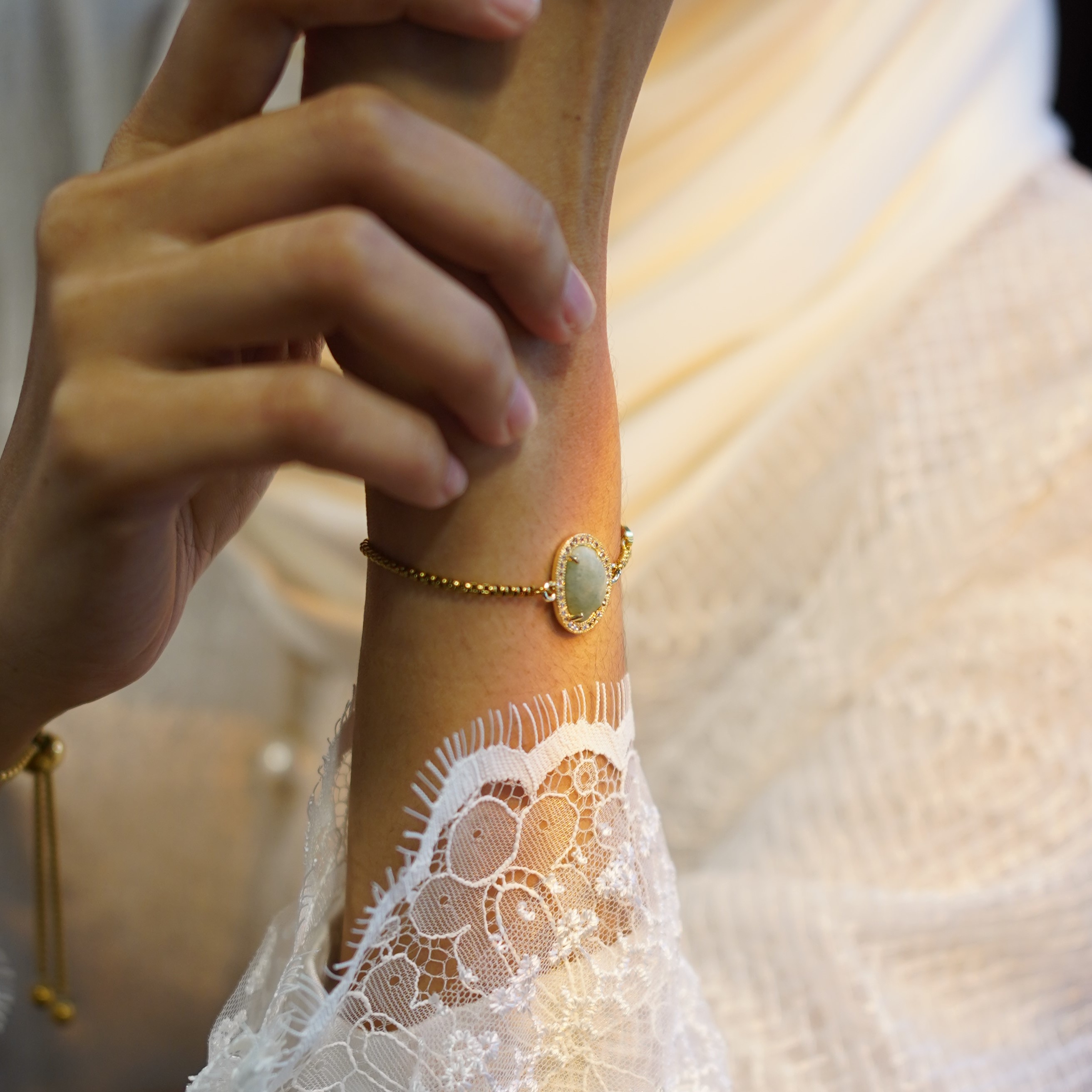 TERINDAH OVAL C AMAZONITE BRACELET GOLD