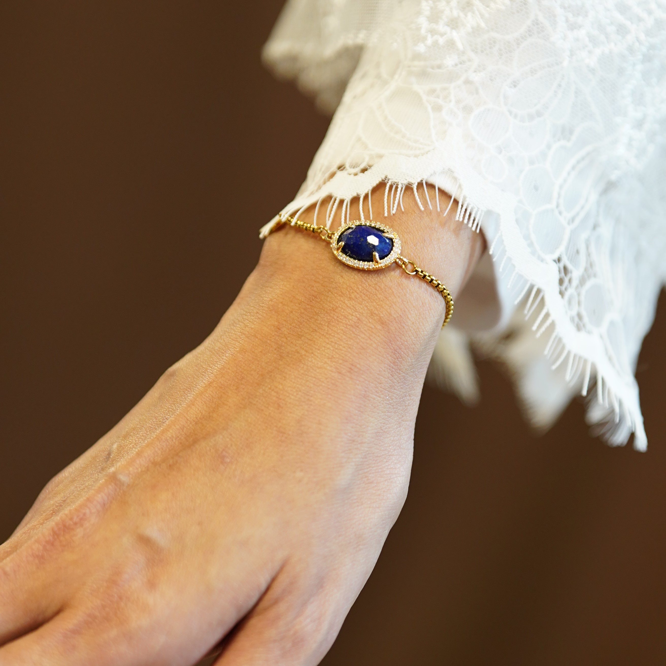 TERINDAH OVAL B LAPIS LAZULI BRACELET GOLD