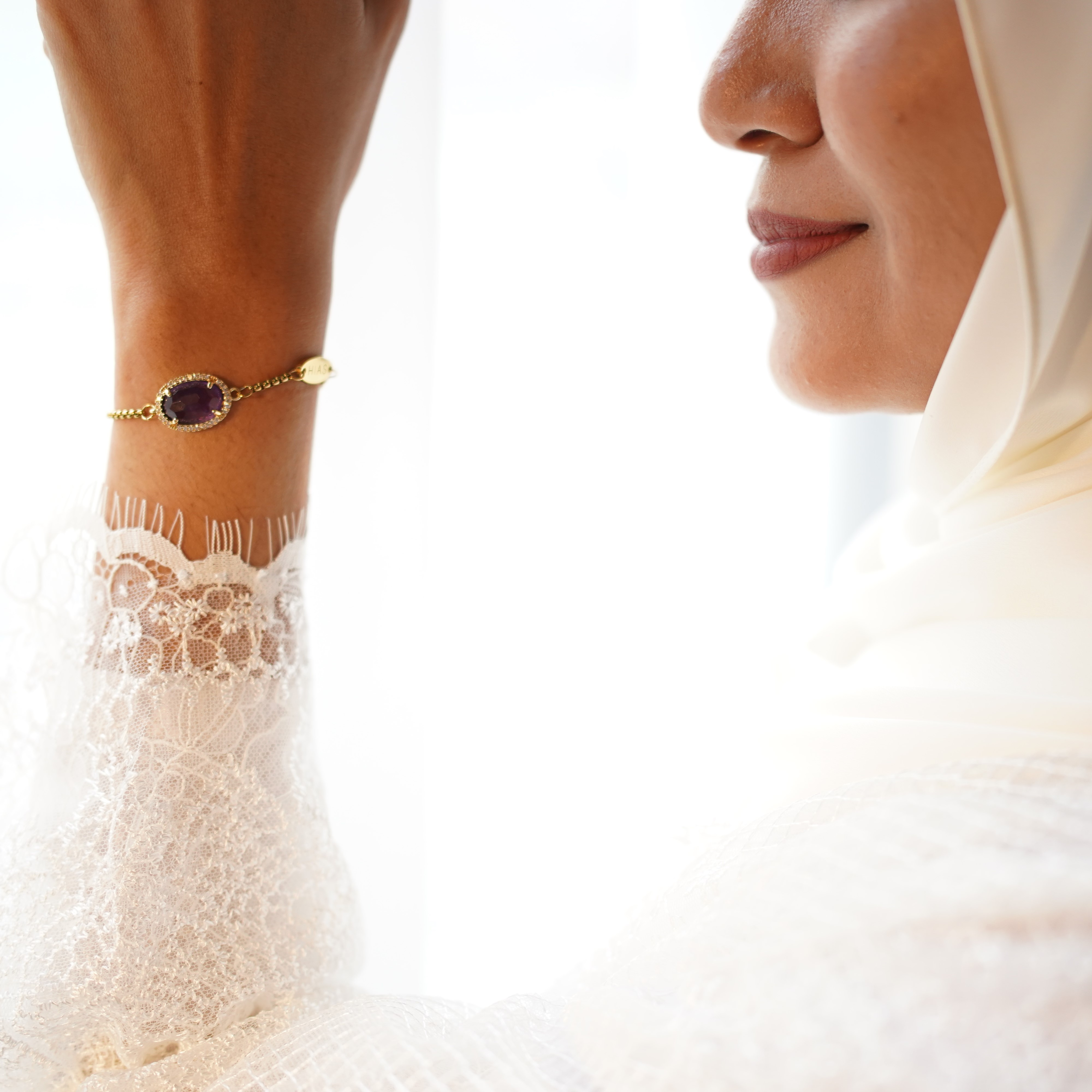 TERINDAH OVAL B AMETHYST BRACELET GOLD