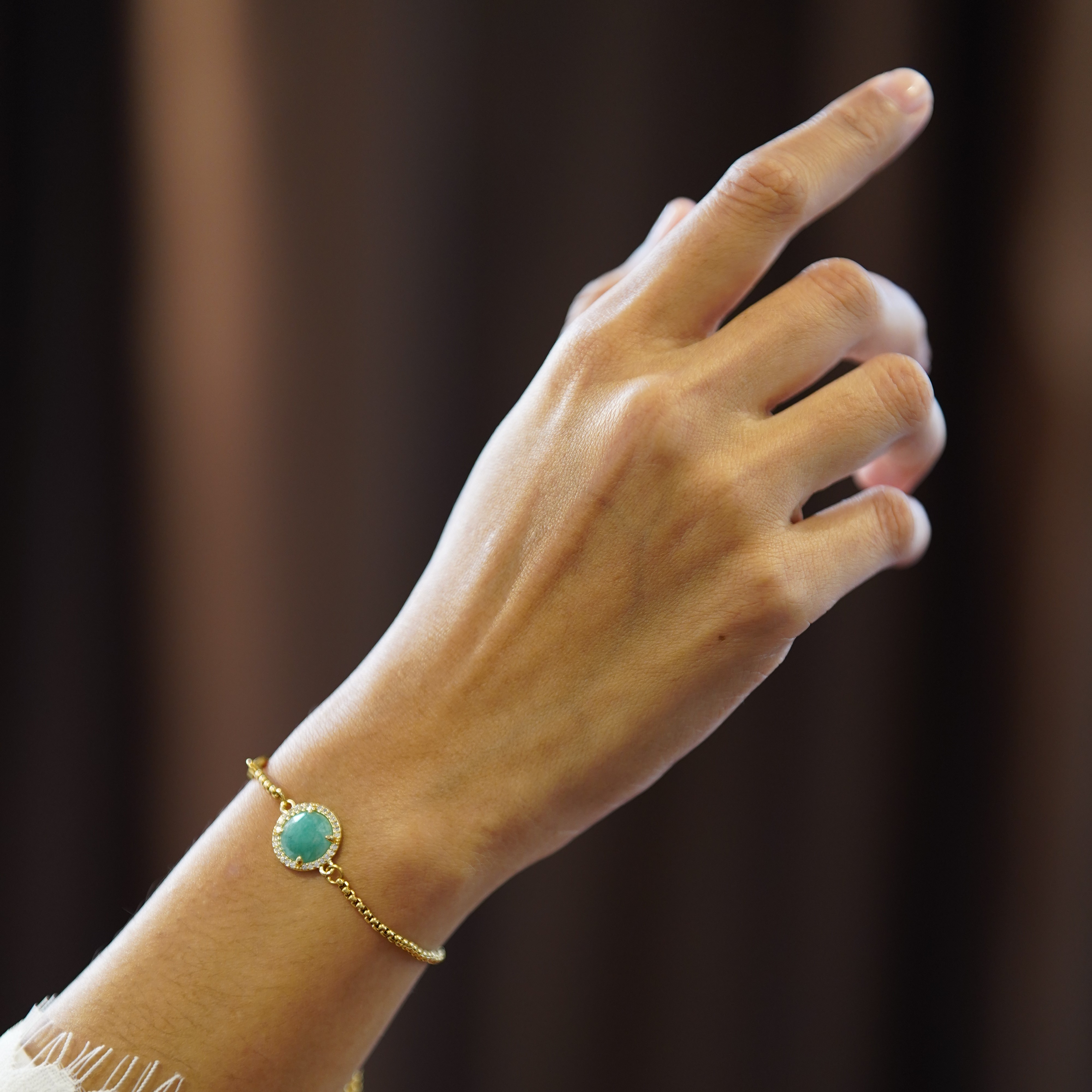 TERINDAH ROUND AMAZONITE BRACELET GOLD