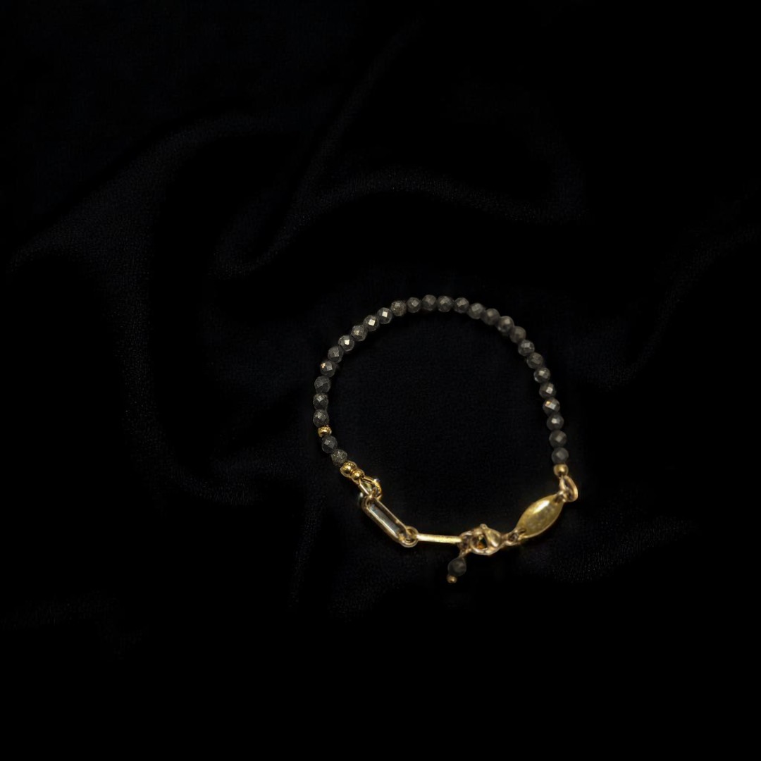 DAINTY PYRITE BEADED BRACELET GOLD