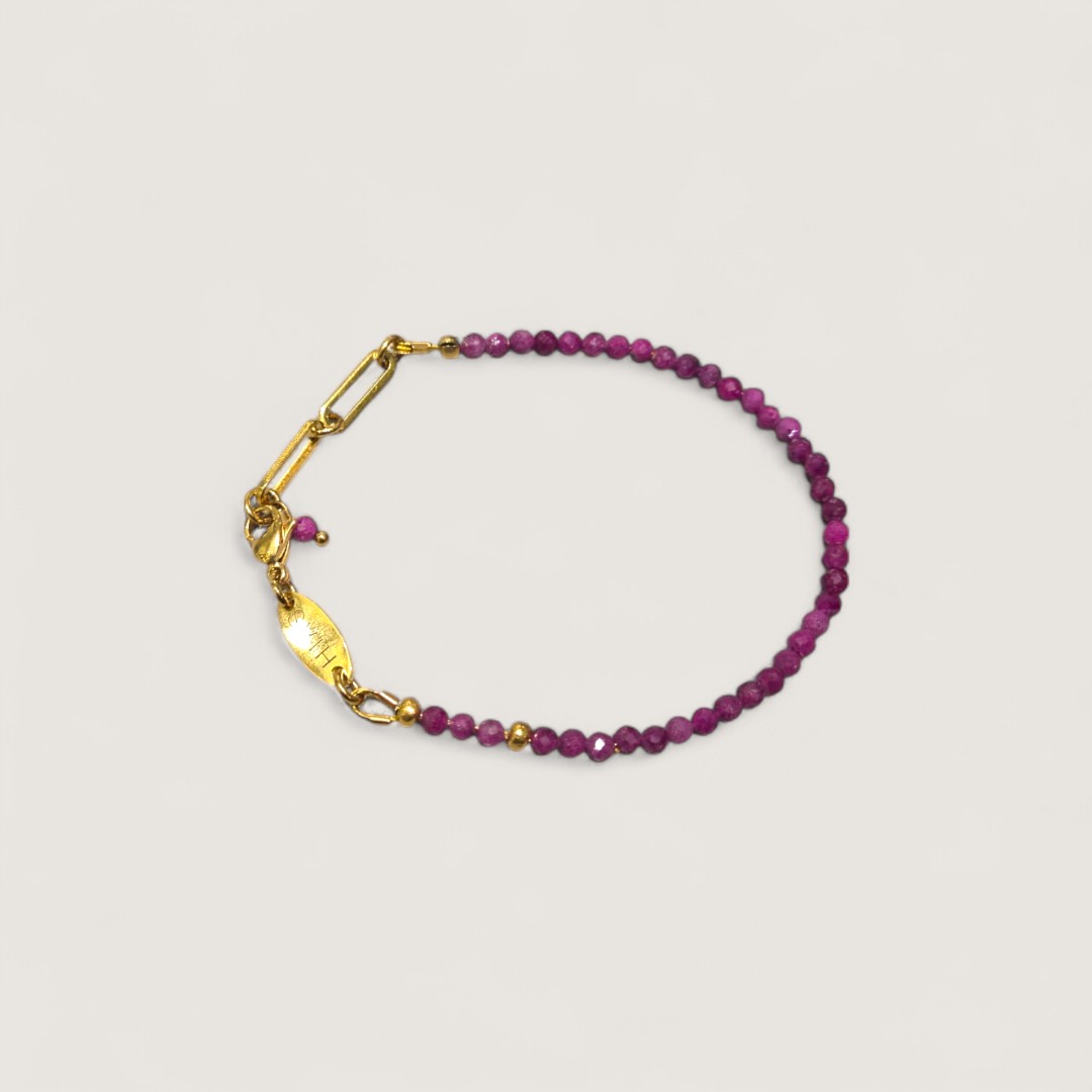 DAINTY RUBY BEADED BRACELET GOLD