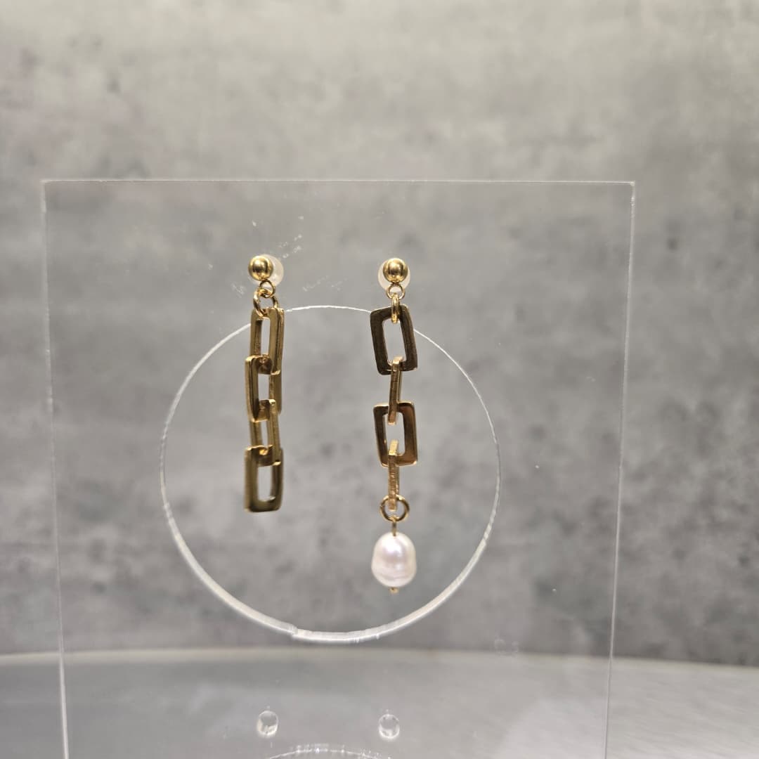 RECTANGLE DANGLE STUD GOLD