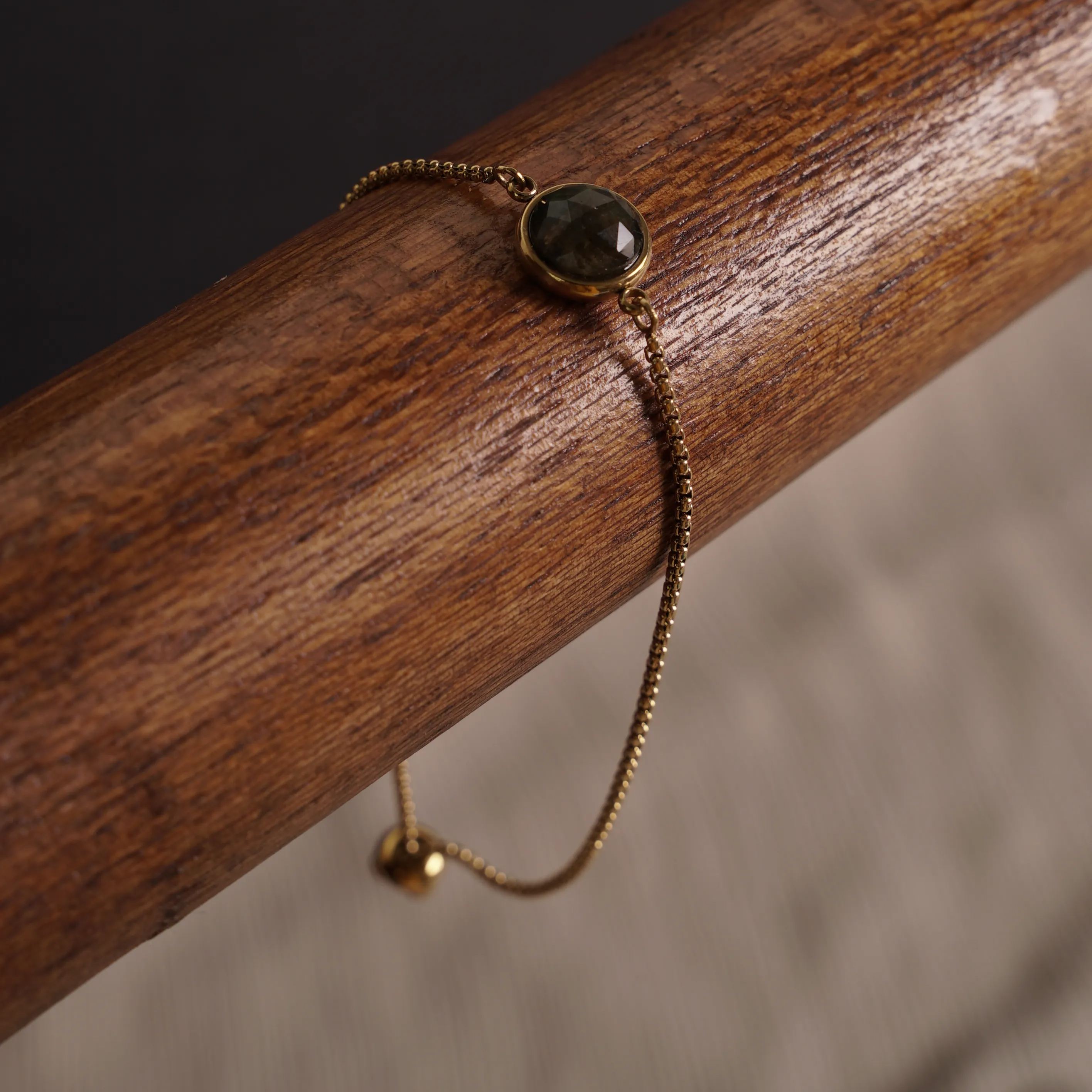 PESONA LABRADORITE BRACELET GOLD 