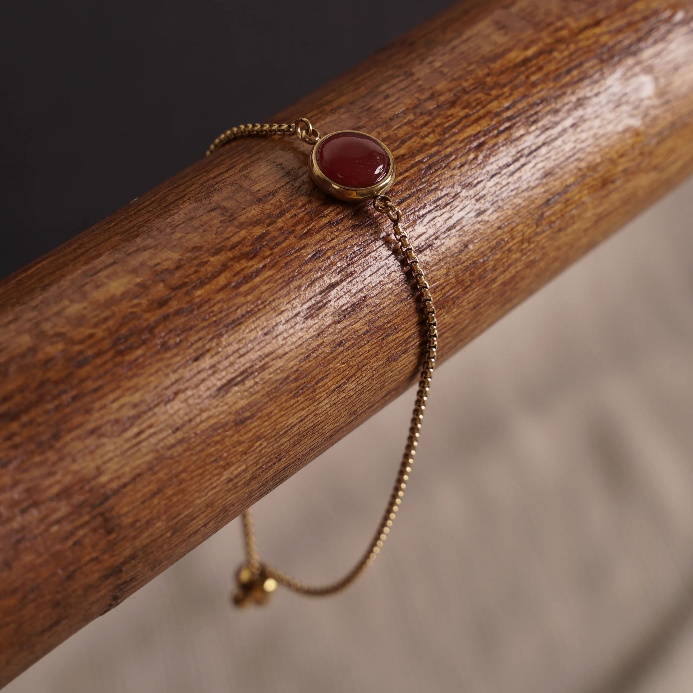 PESONA CARNELIAN BRACELET GOLD 