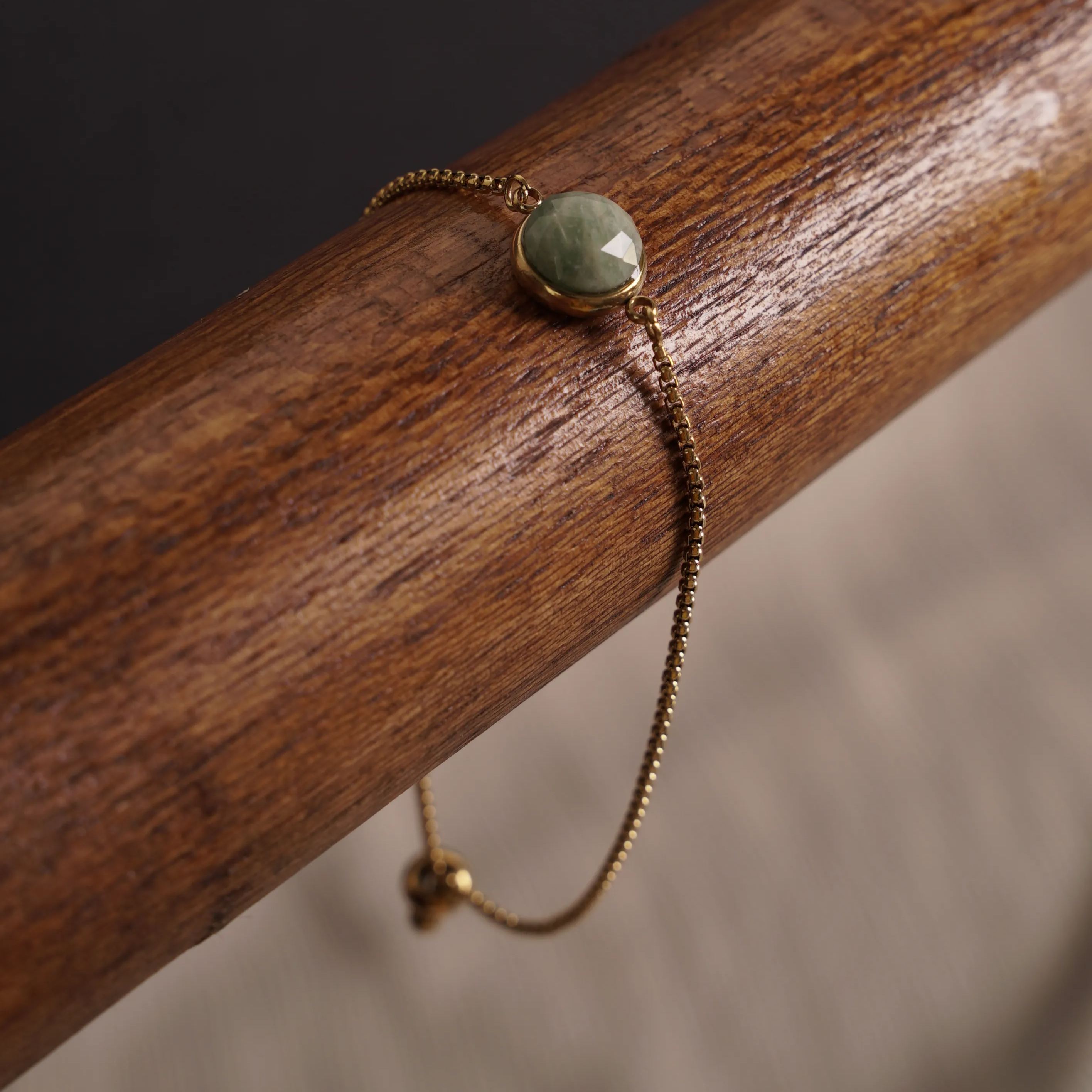 [Copy]PESONA WHITE JADE BRACELET GOLD 
