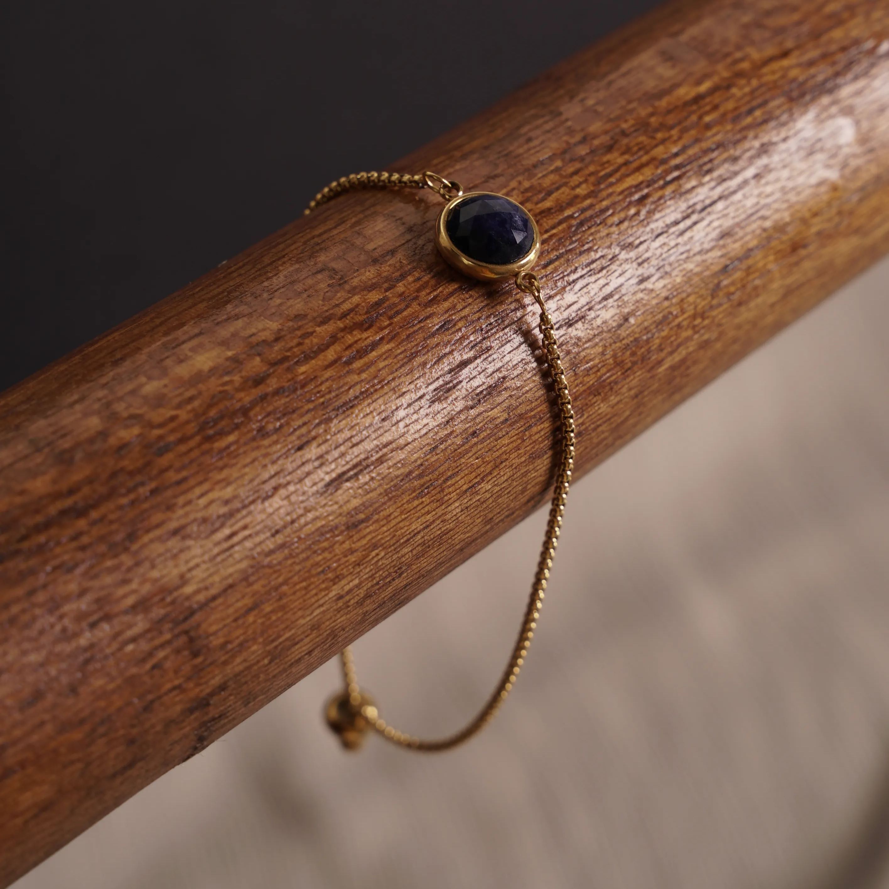 PESONA SODALITE BRACELET GOLD 