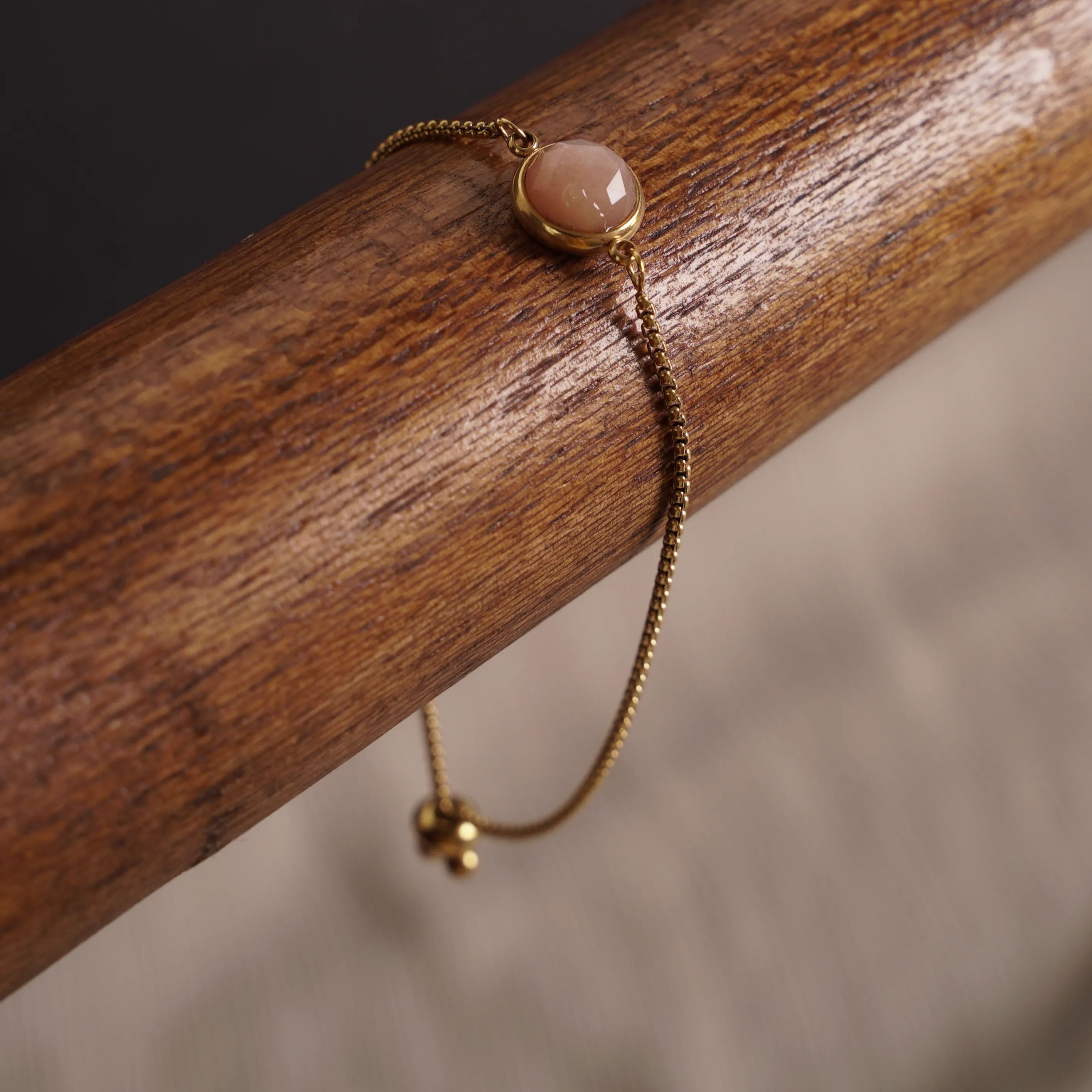 [Copy]PESONA SODALITE BRACELET GOLD 