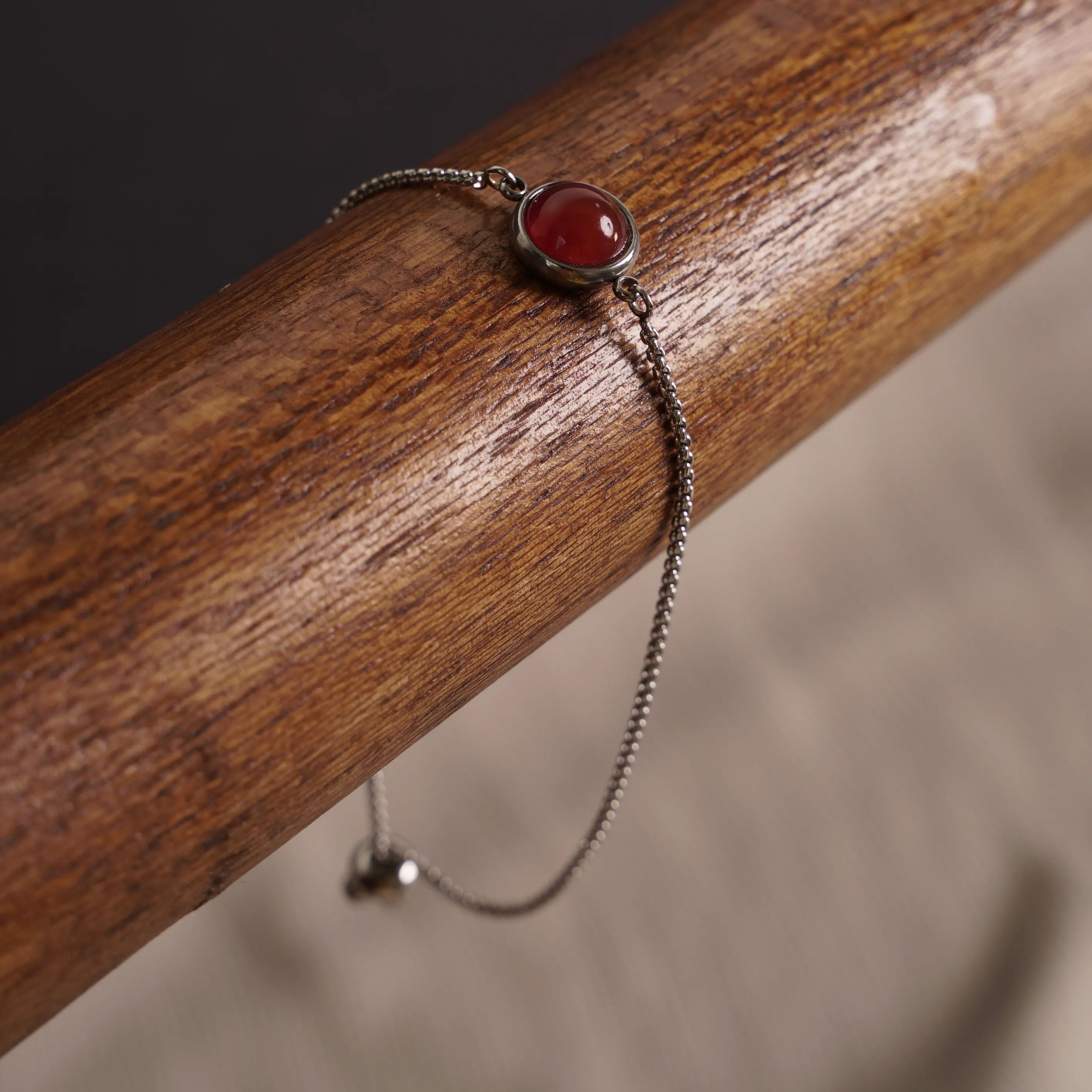 PESONA CARNELIAN BRACELET STEEL
