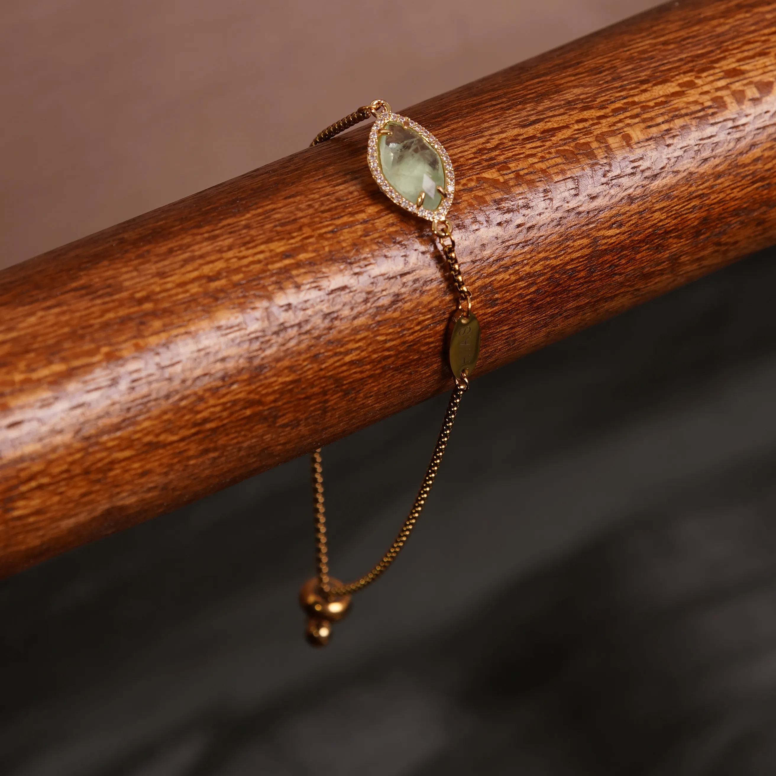 TERINDAH STATEMENT HORSE EYE FLUORITE SLIDE BRACELET GOLD