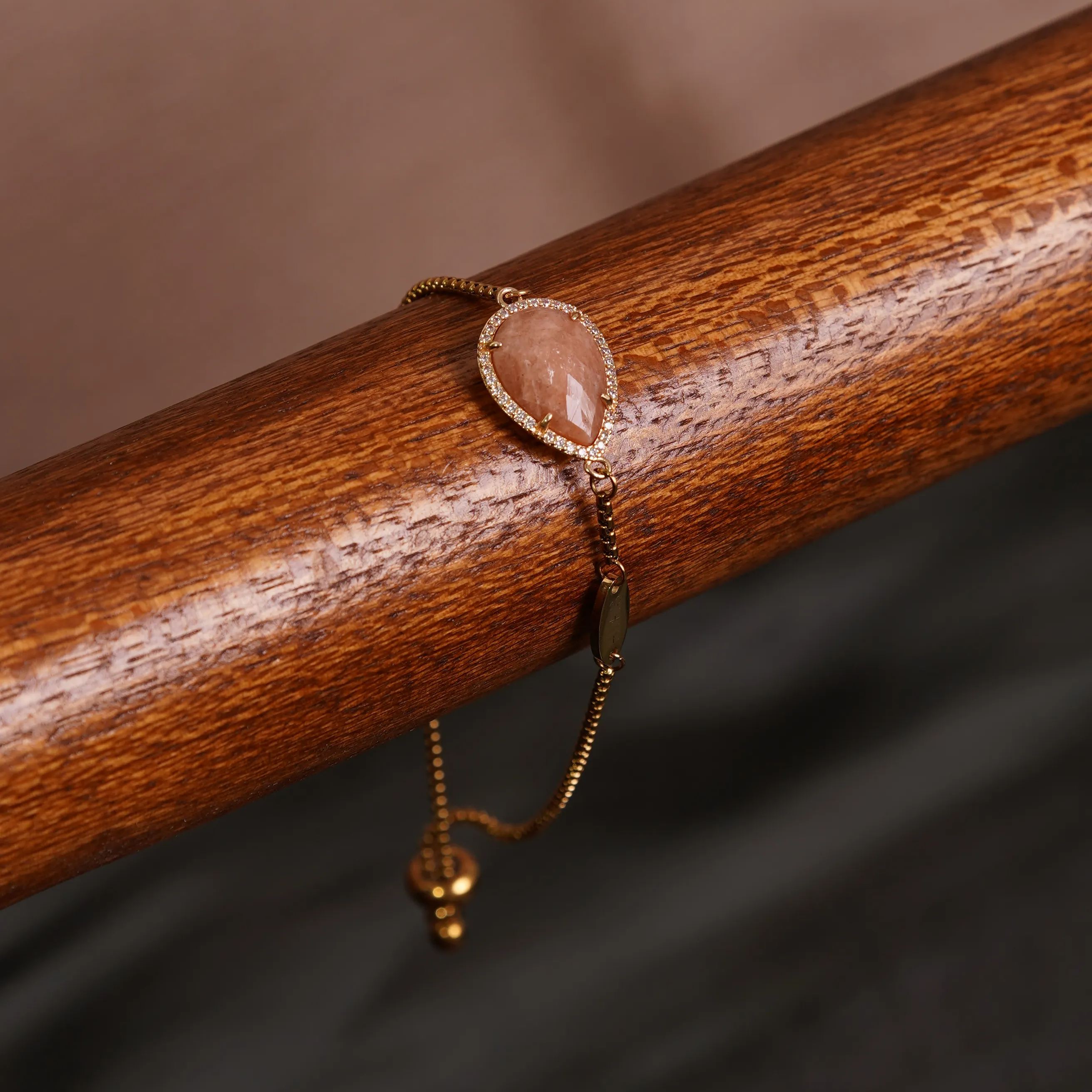 TERINDAH STATEMENT TEARDROP SUNSTONE SLIDE BRACELET GOLD