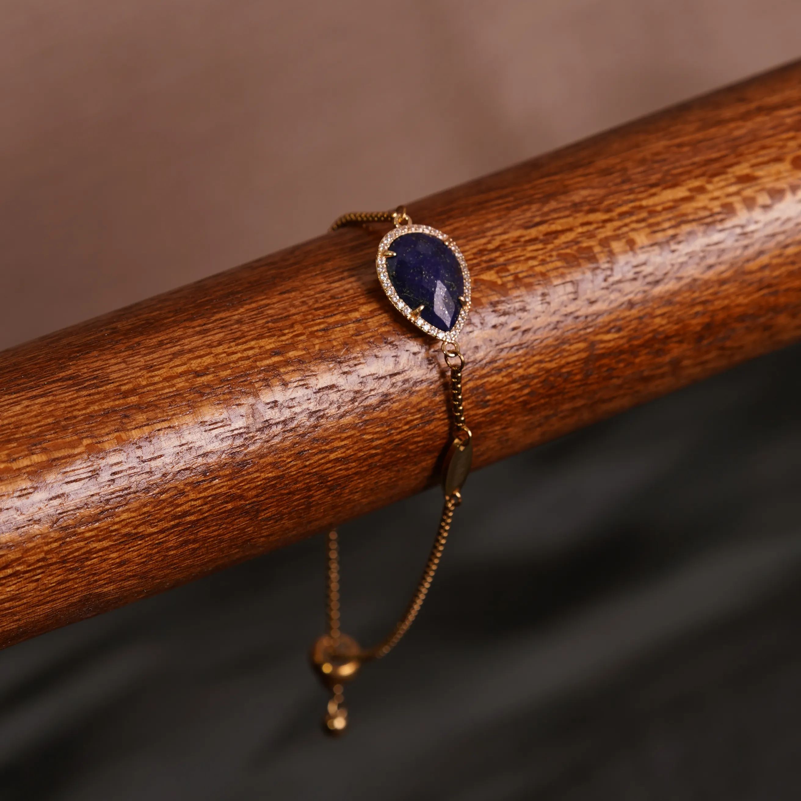 TERINDAH STATEMENT TEARDROP LAPIS LAZULI SLIDE BRACELET GOLD