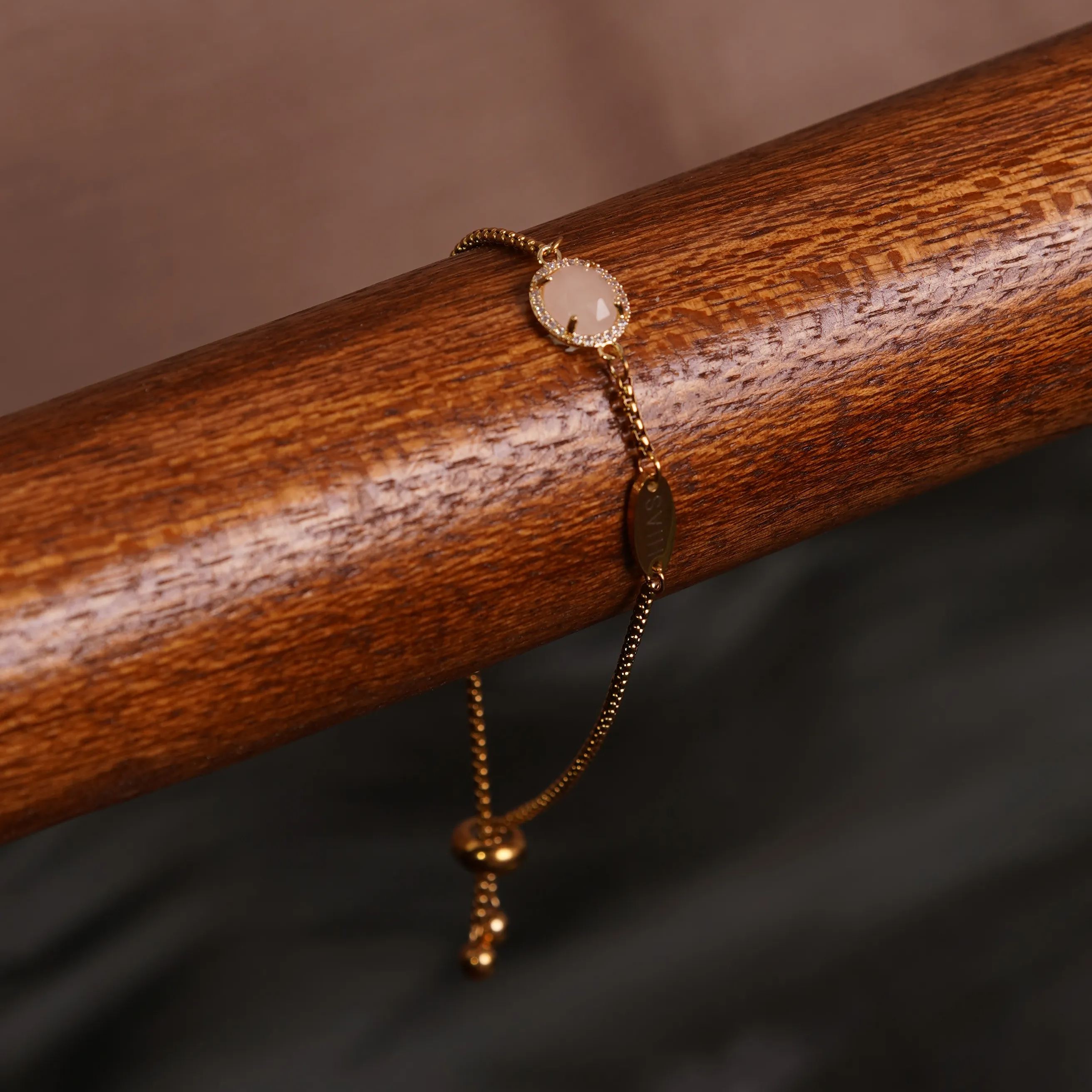 [Copy]TERINDAH OVAL SUNSTONE SLIDE BRACELET GOLD