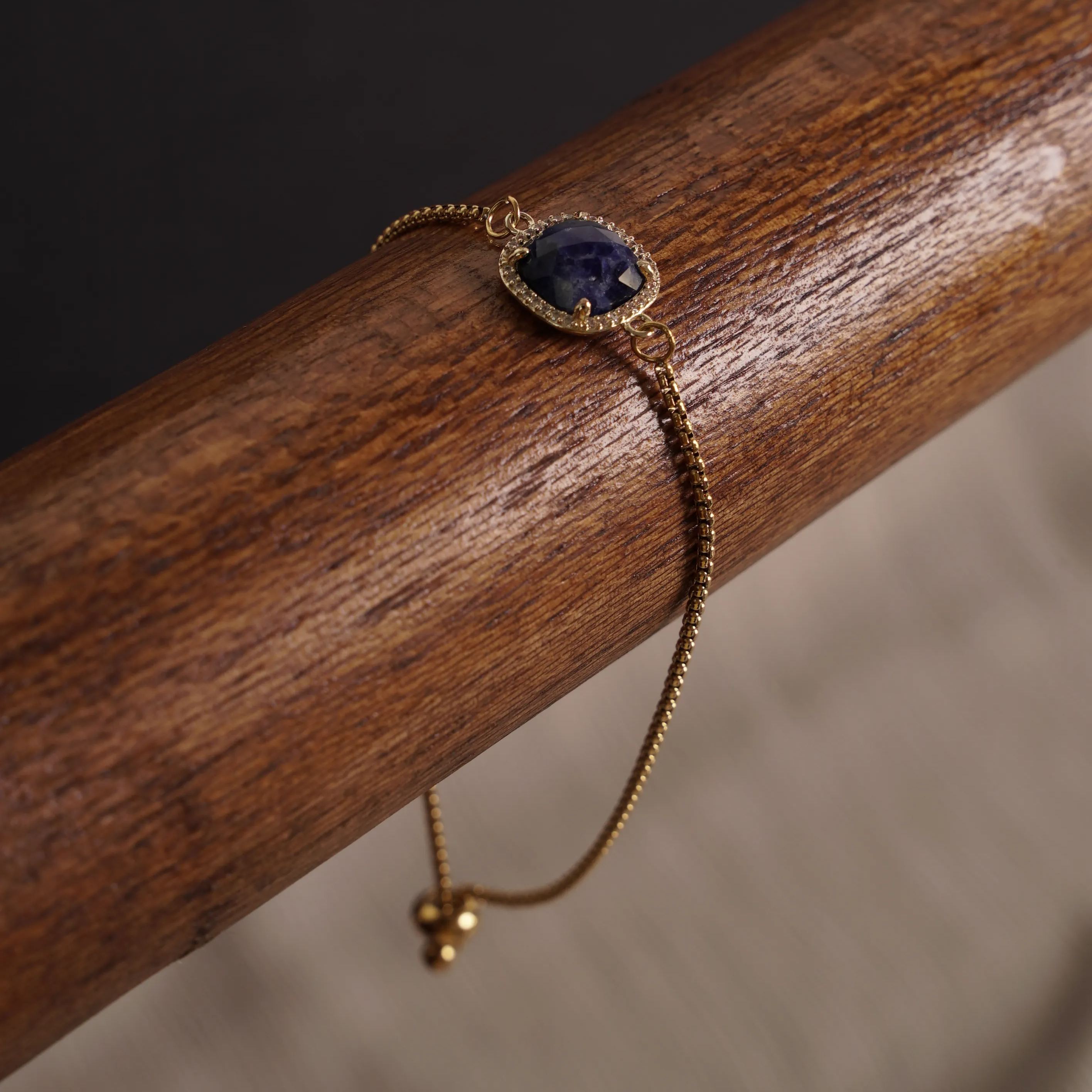 TERINDAH SQUARE SODALITE BRACELET GOLD