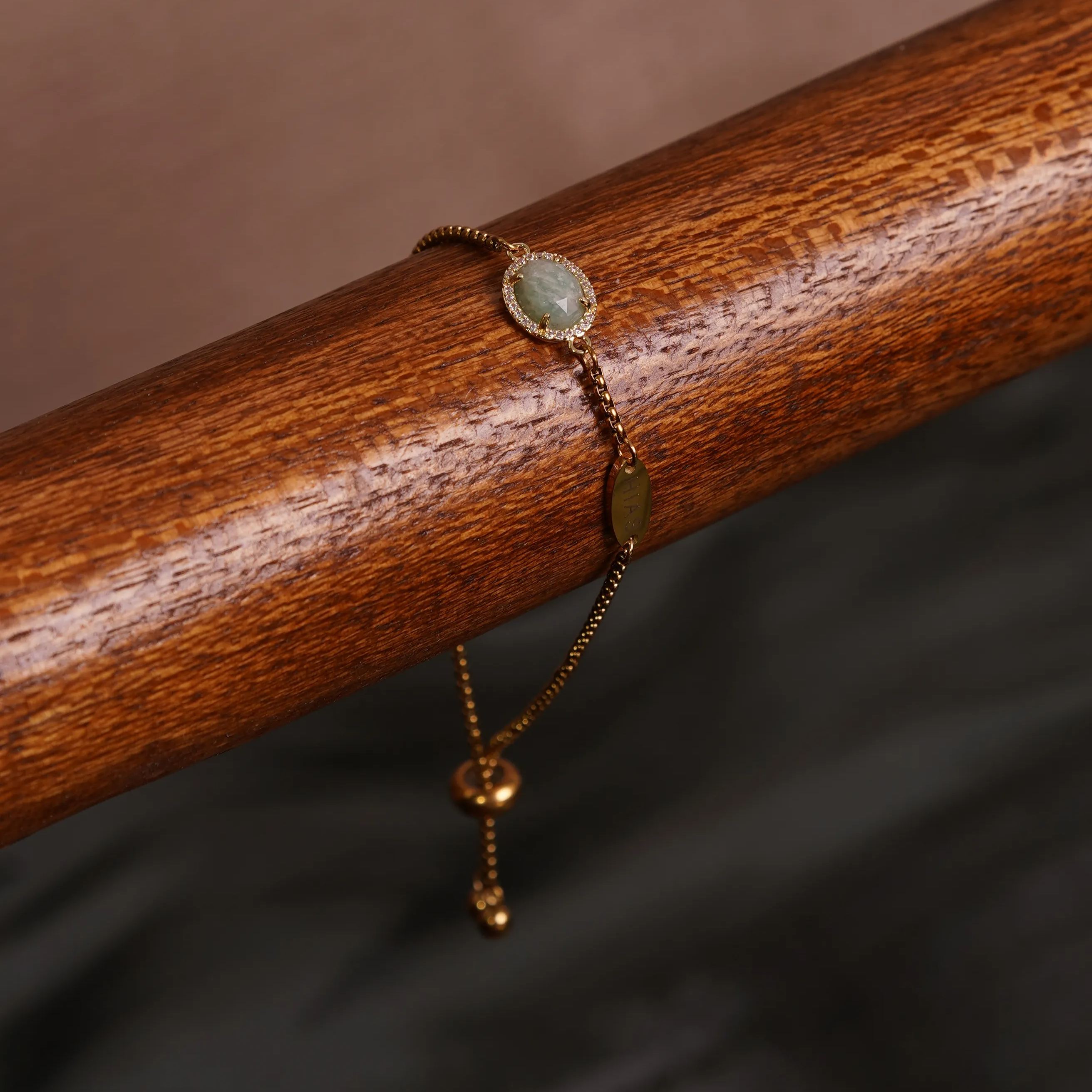 TERINDAH OVAL AMAZONITE SLIDE BRACELET GOLD