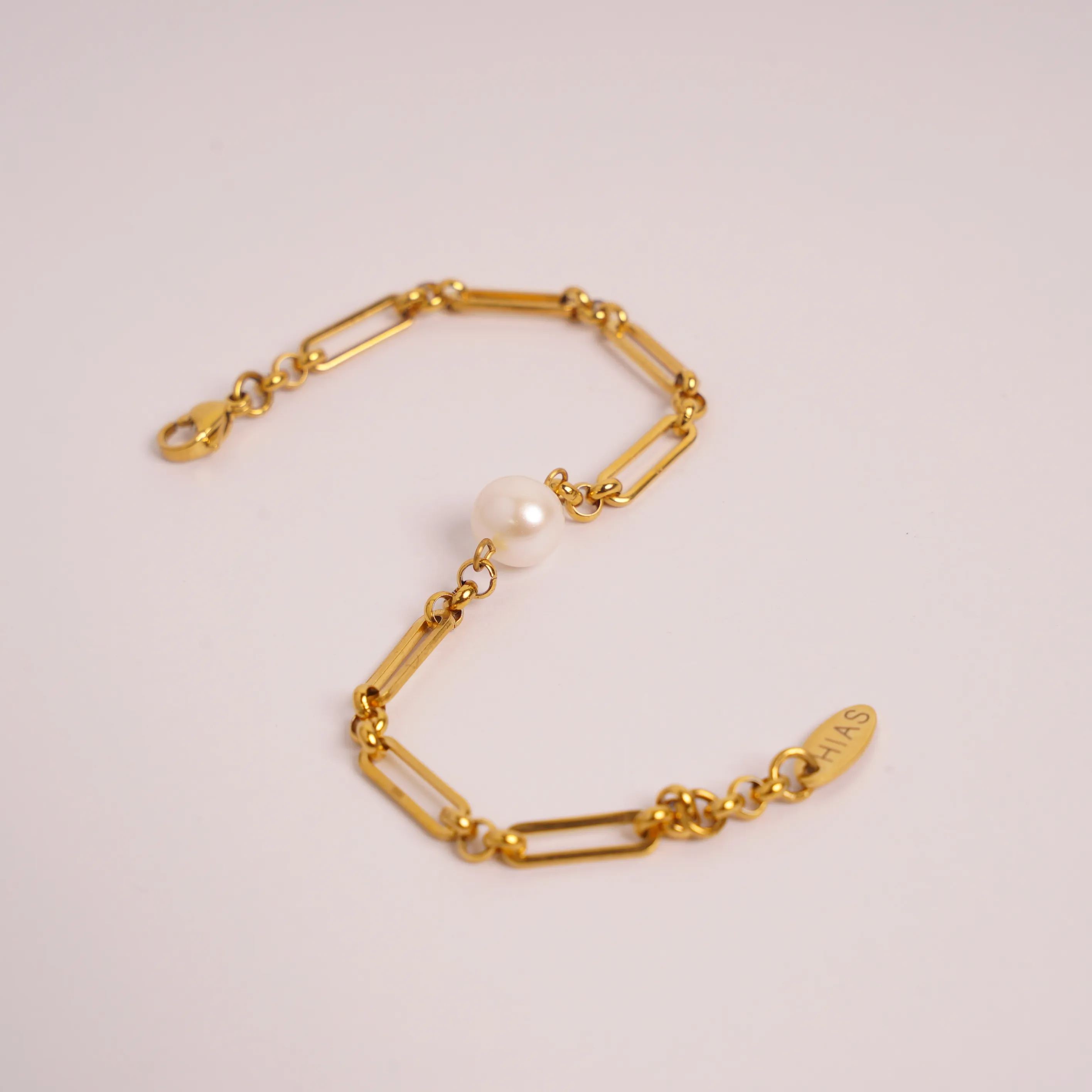 DAINTY PEARL BRACELET GOLD