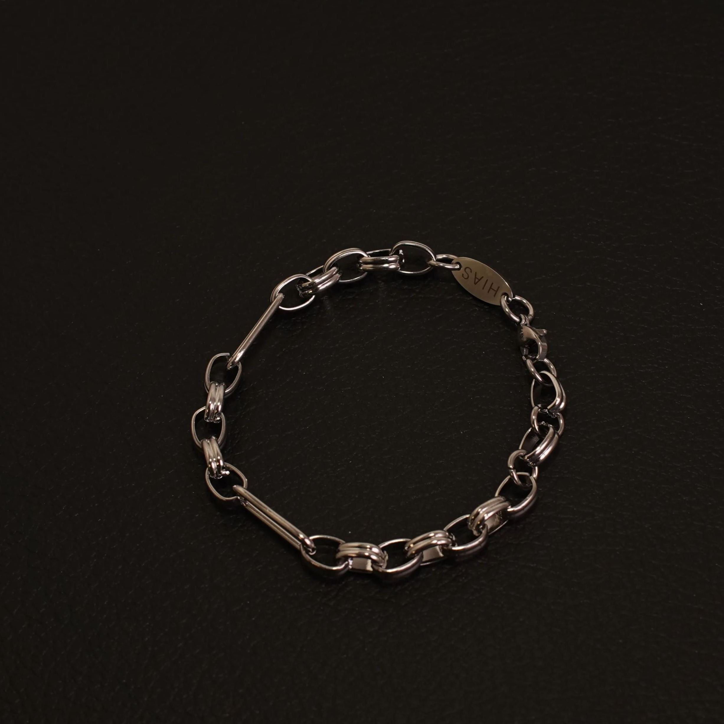 PAPERCLIP TEXTURED BRACELET SILVER