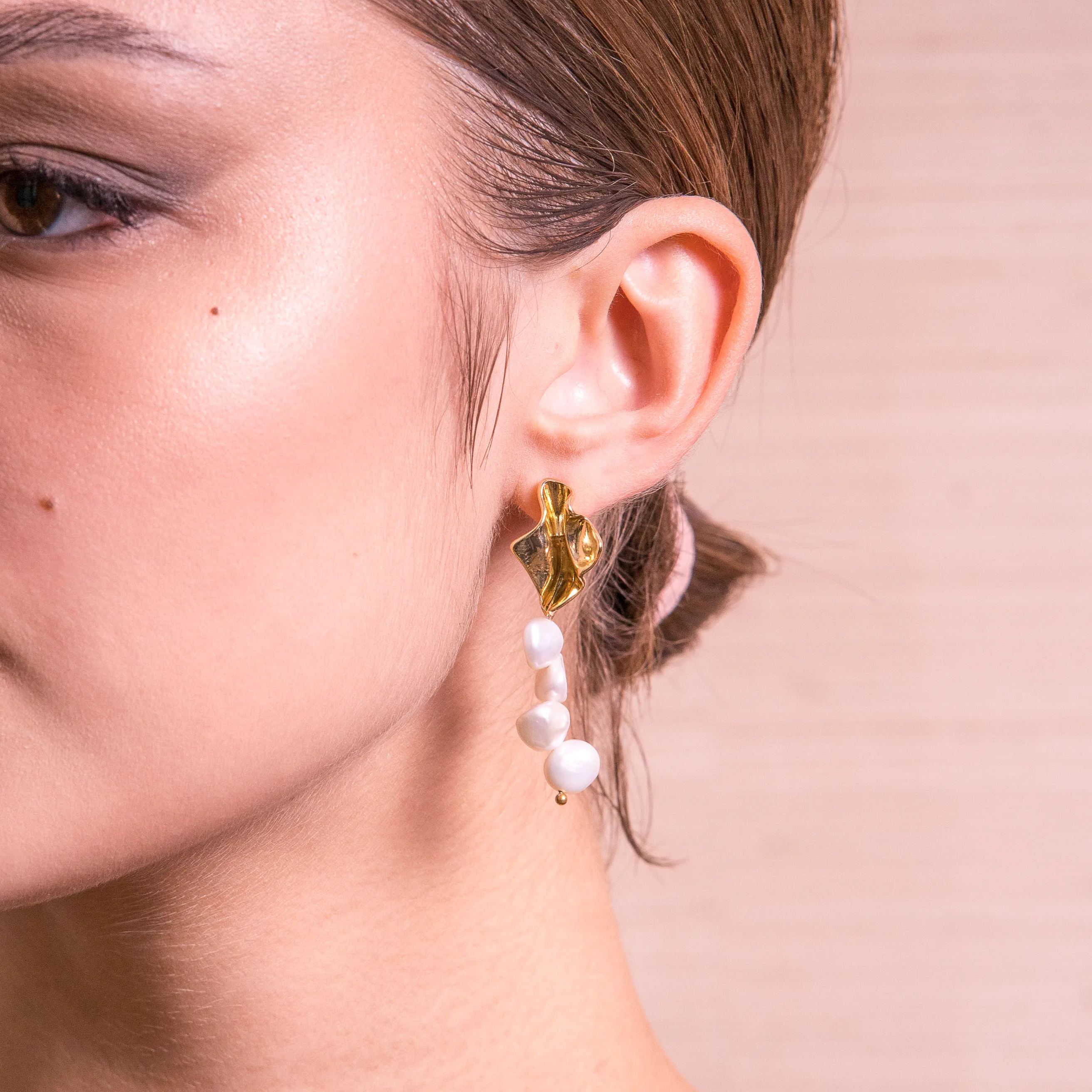 TANJUNG PEARL EARRING GOLD