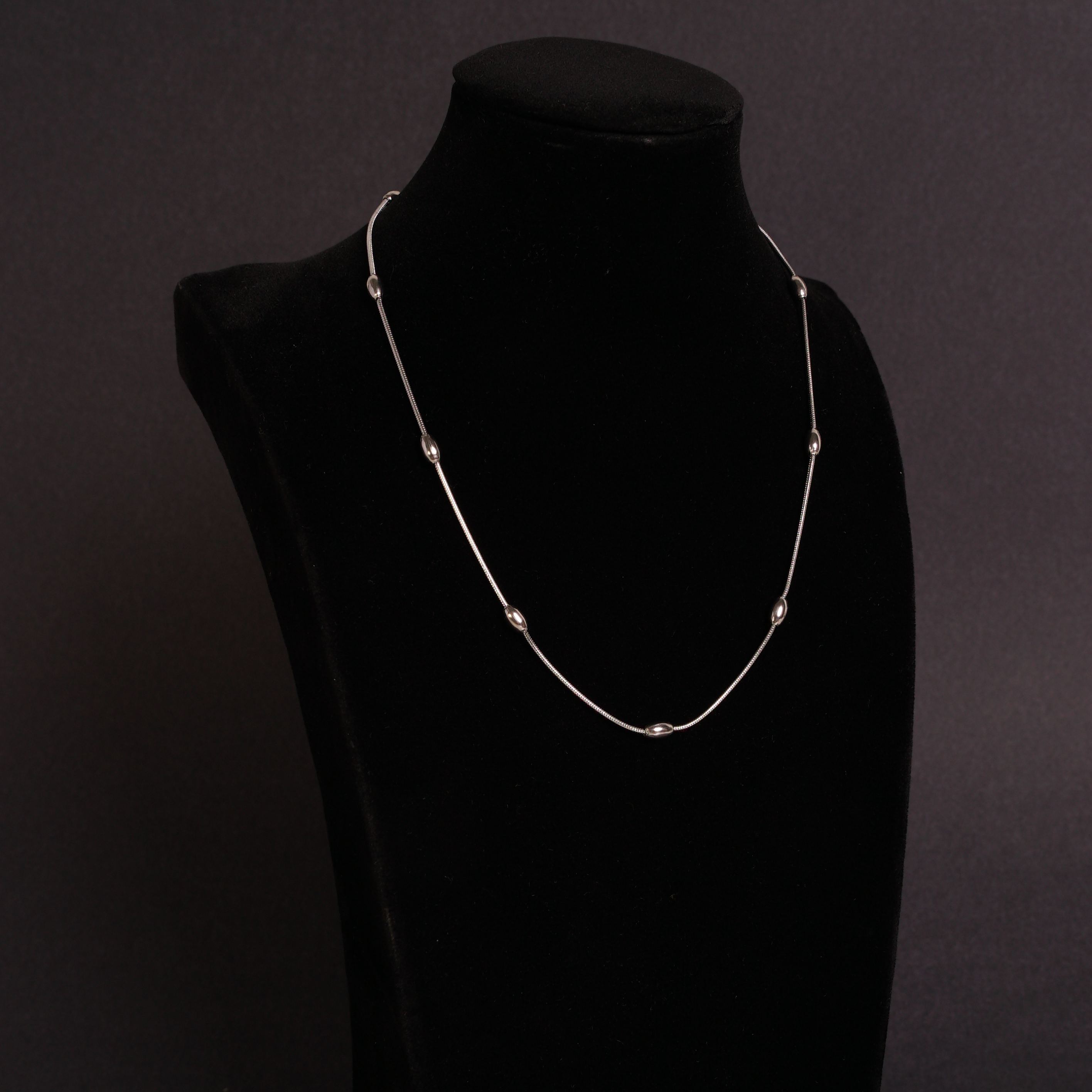 OVAL BEAD NECKLACE SILVER
