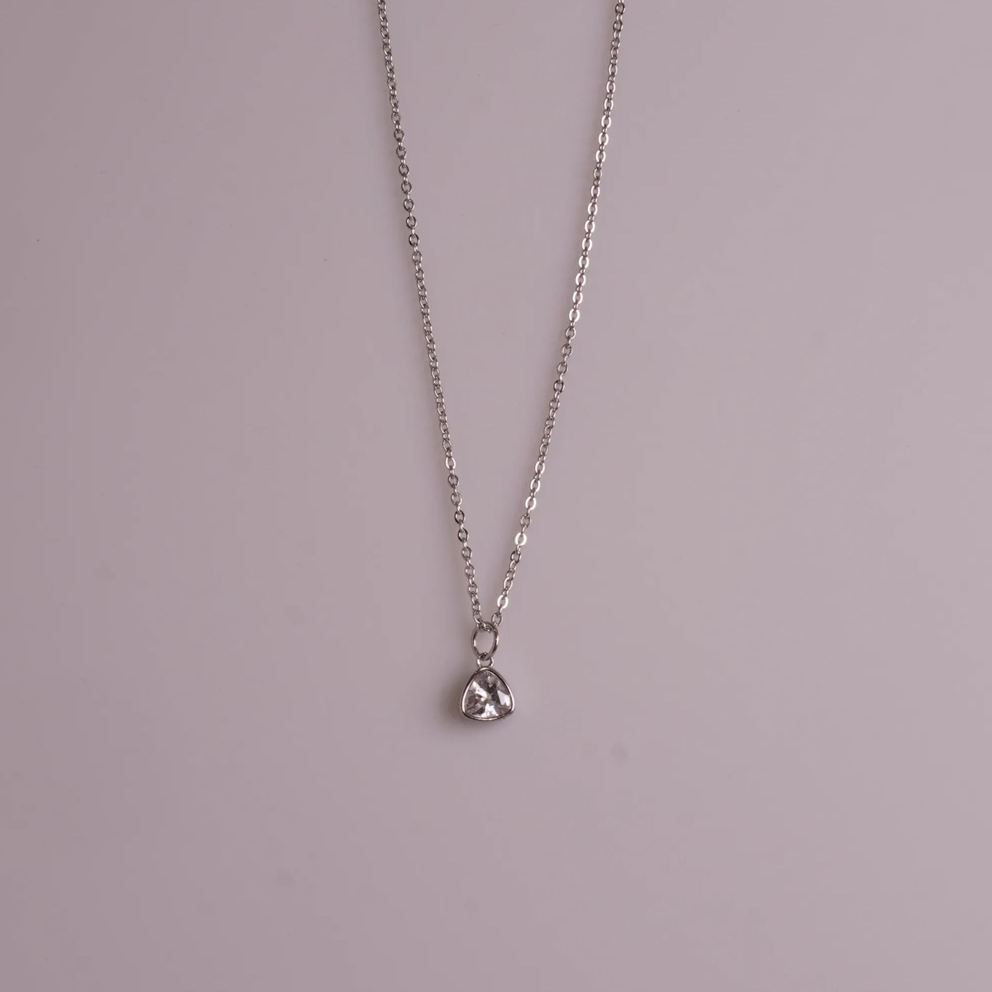 TRIANGLE ZIRCON NECKLACE SILVER