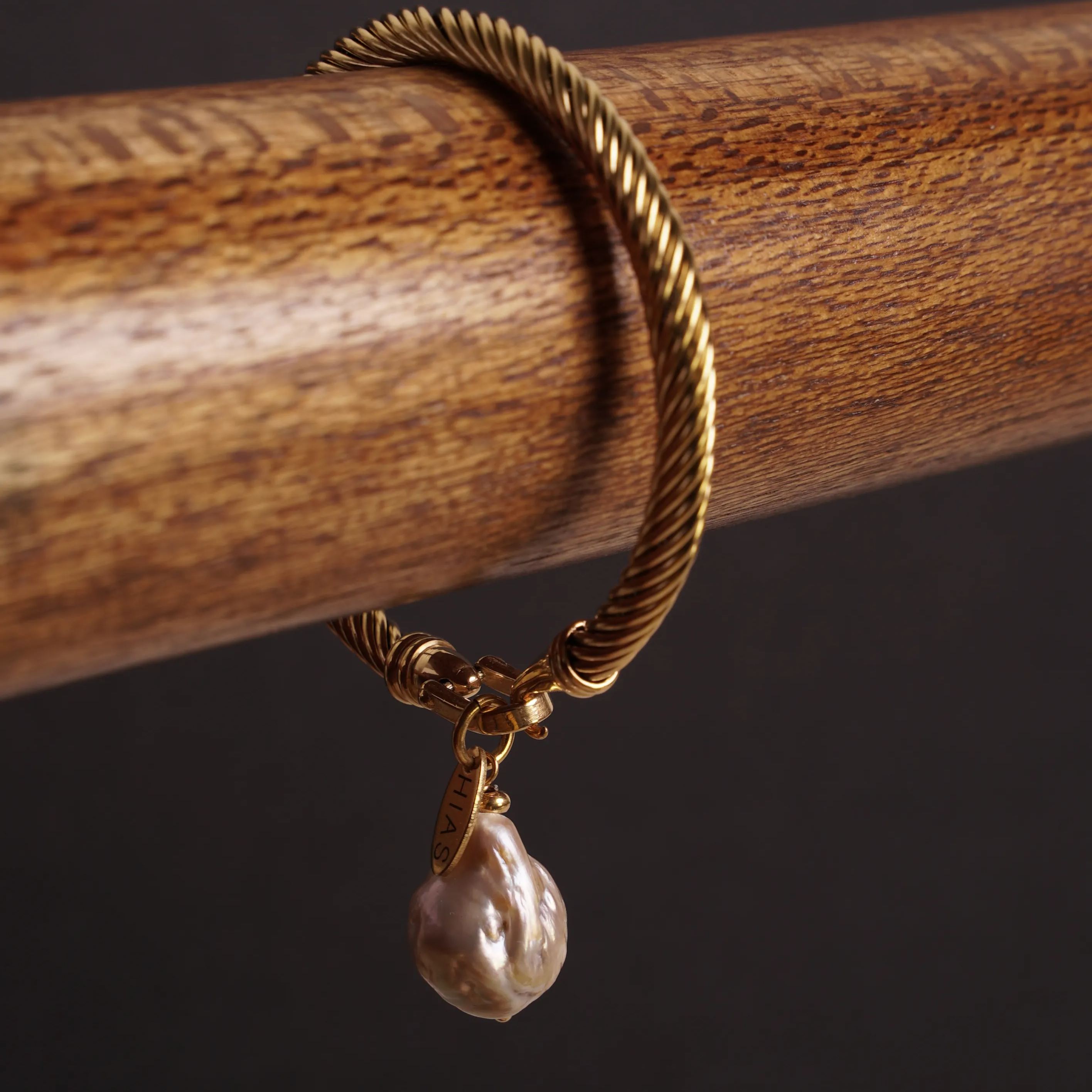 PINK BAROQUE BANGLE GOLD