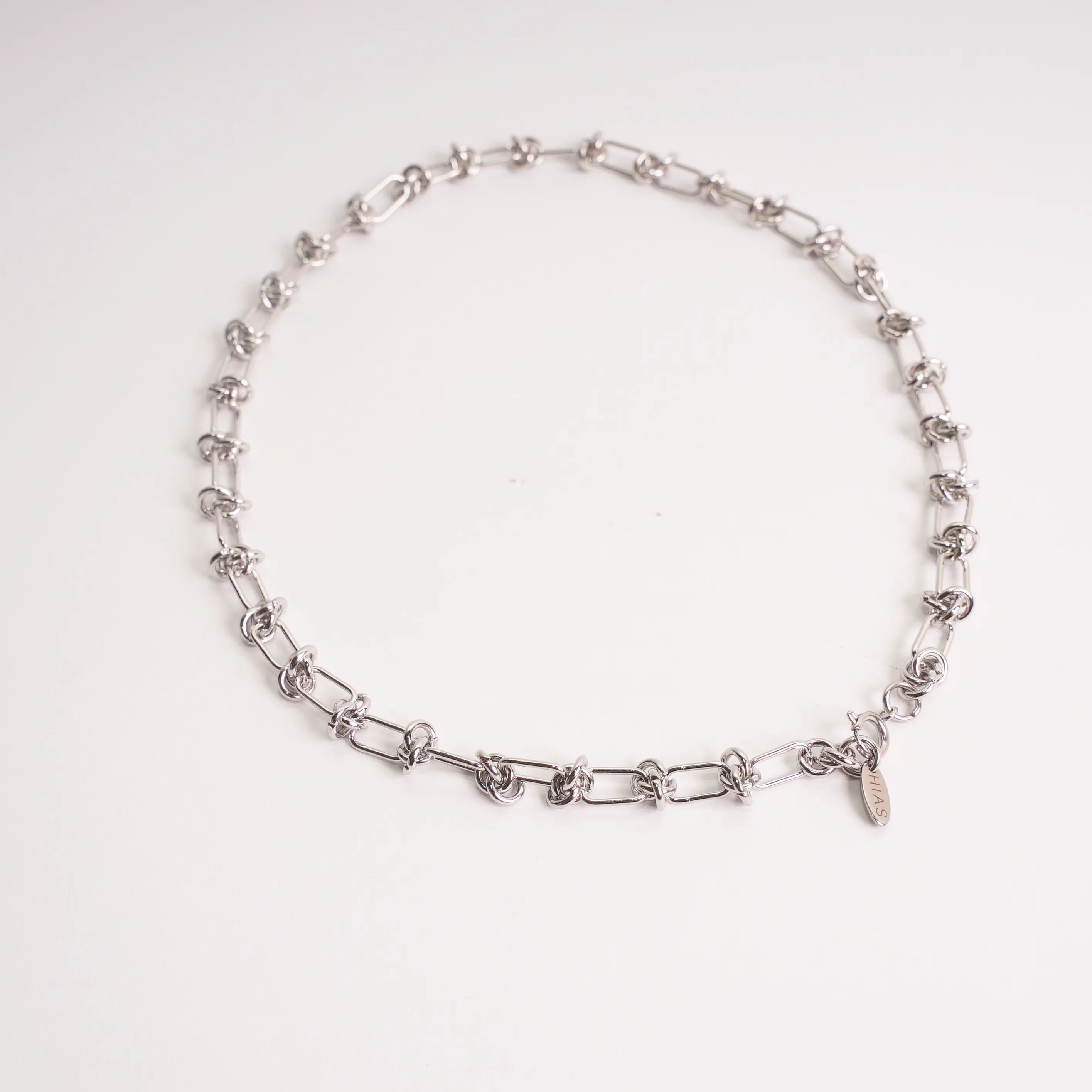 KNOT NECKLACE SILVER