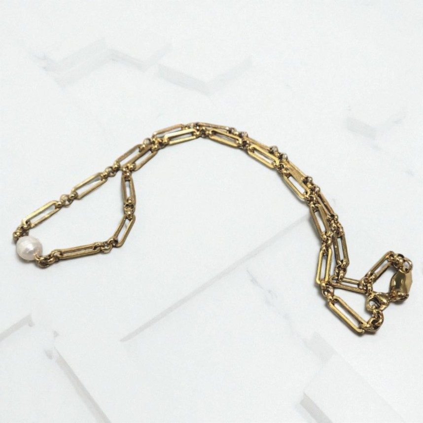DAINTY PEARL NECKLACE GOLD