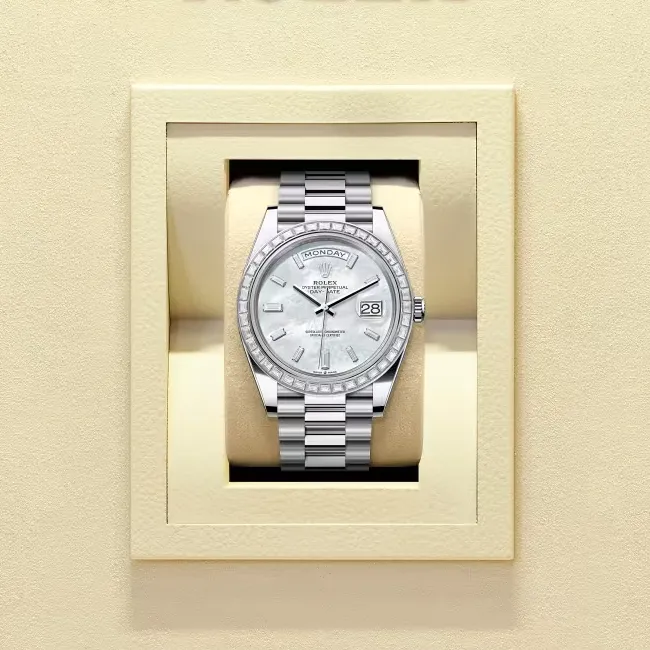 デイデイト 40 | オイスター、40 mm、プラチナ、ダイヤモンド リファレンス 228396TBR-0043