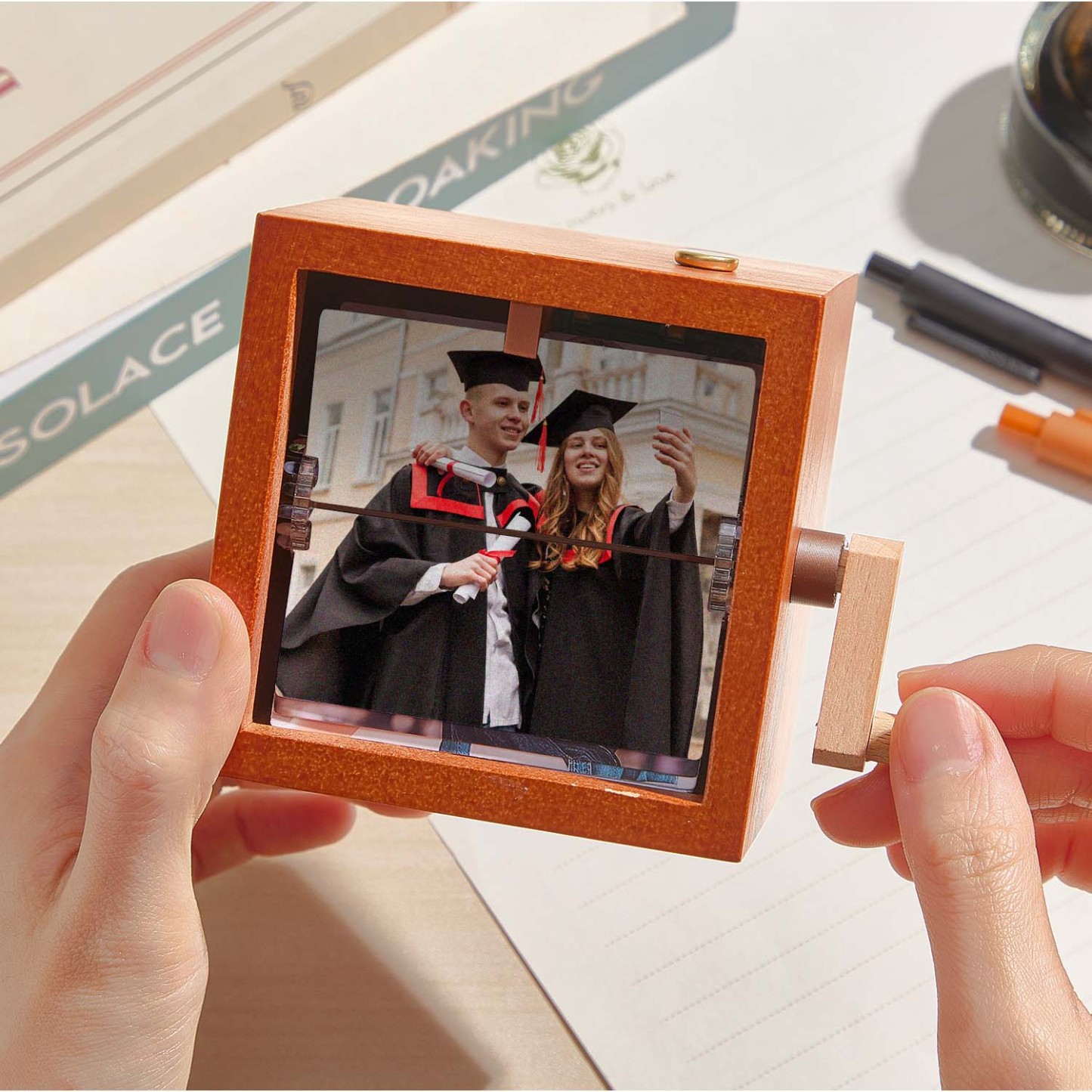 Custom Photo Flipbook Frame Animation Machine Mechanical Hand-cranked Photo Album with Light Graduation Gifts for Her