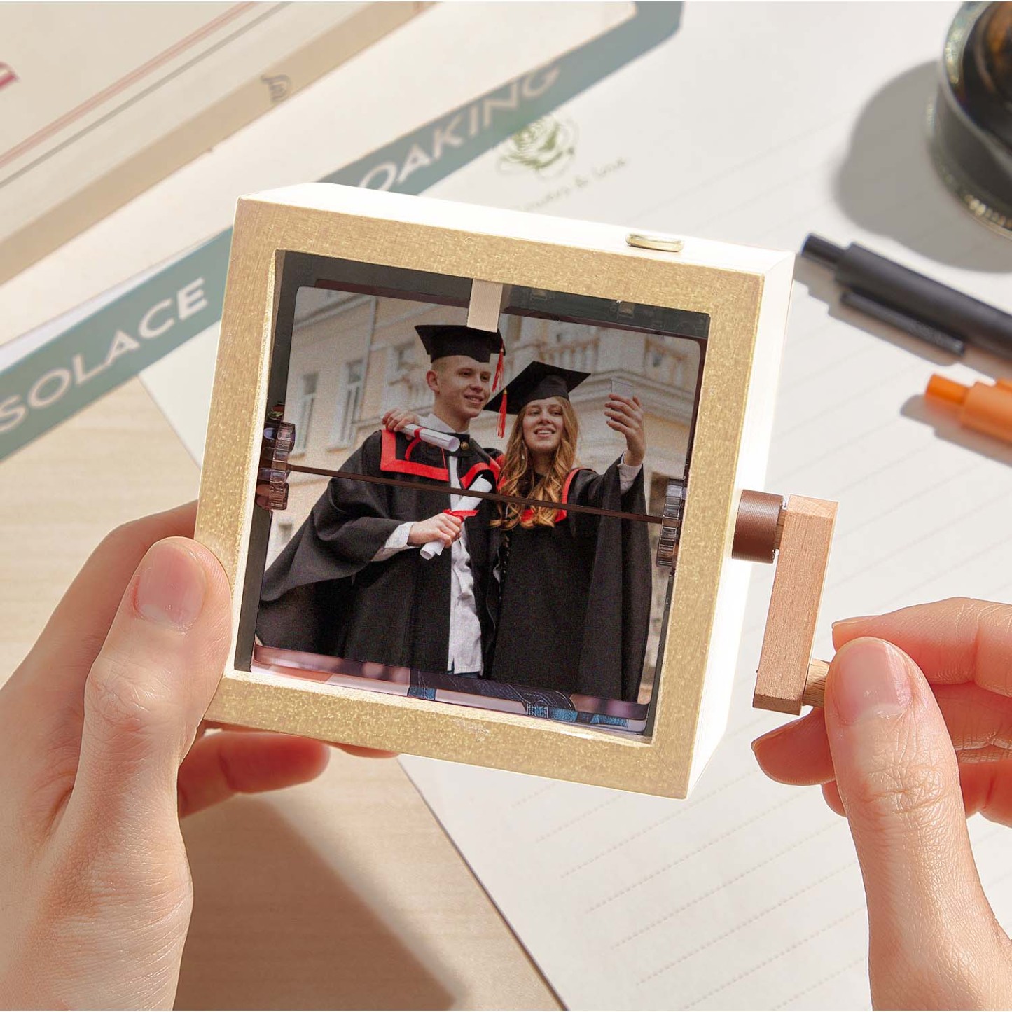 Custom Photo Flipbook Frame Animation Machine Mechanical Hand-cranked Photo Album with Light Graduation Gifts for Her